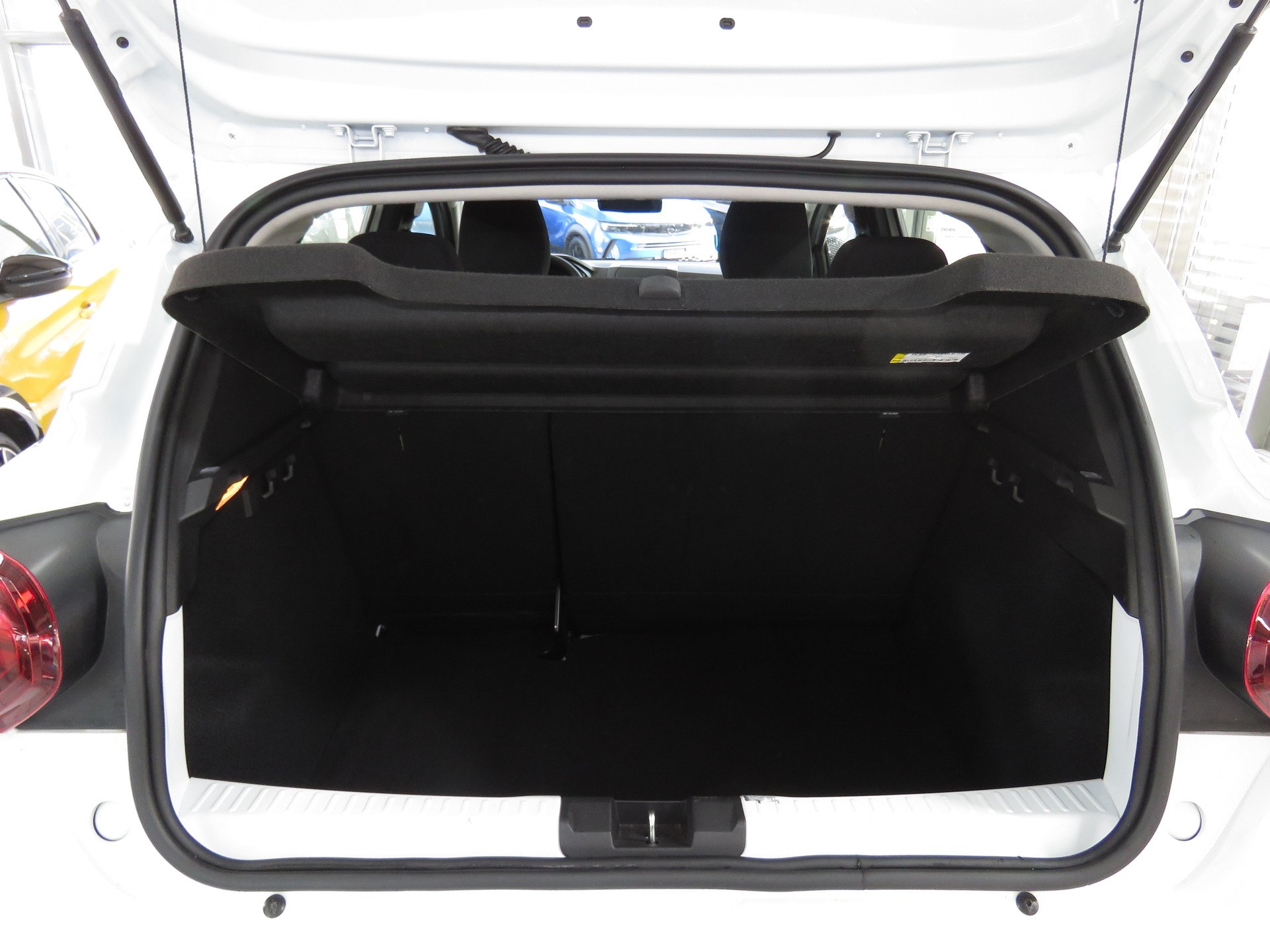 DACIA Sandero SCe 65 Essential-image-9