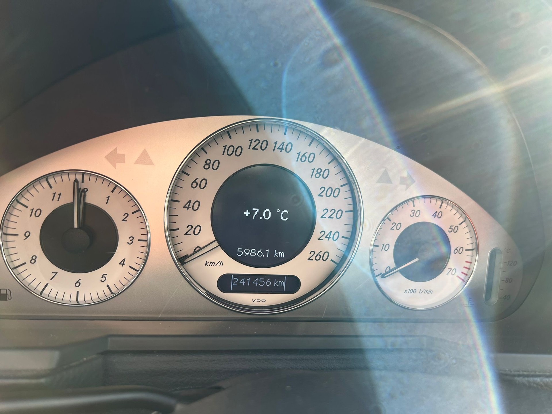 MERCEDES-BENZ E 350 Avantgarde 4Matic Automatic-image-9