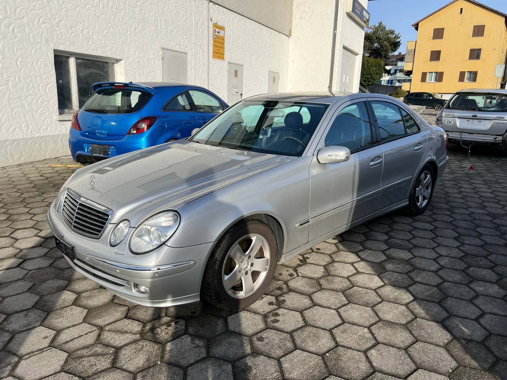MERCEDES-BENZ E 350 Avantgarde 4Matic Automatic-image-0