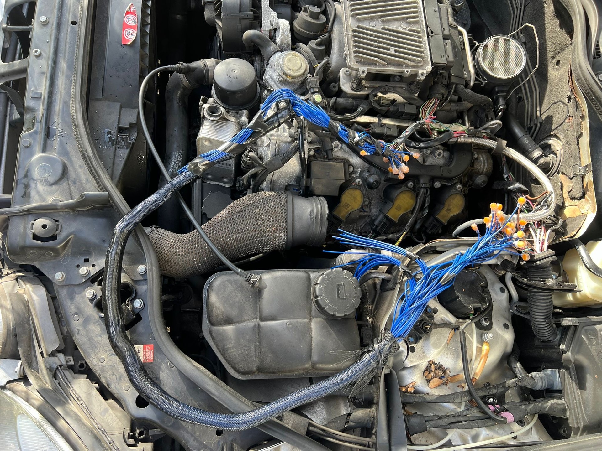 MERCEDES-BENZ E 350 Avantgarde 4Matic Automatic-image-6