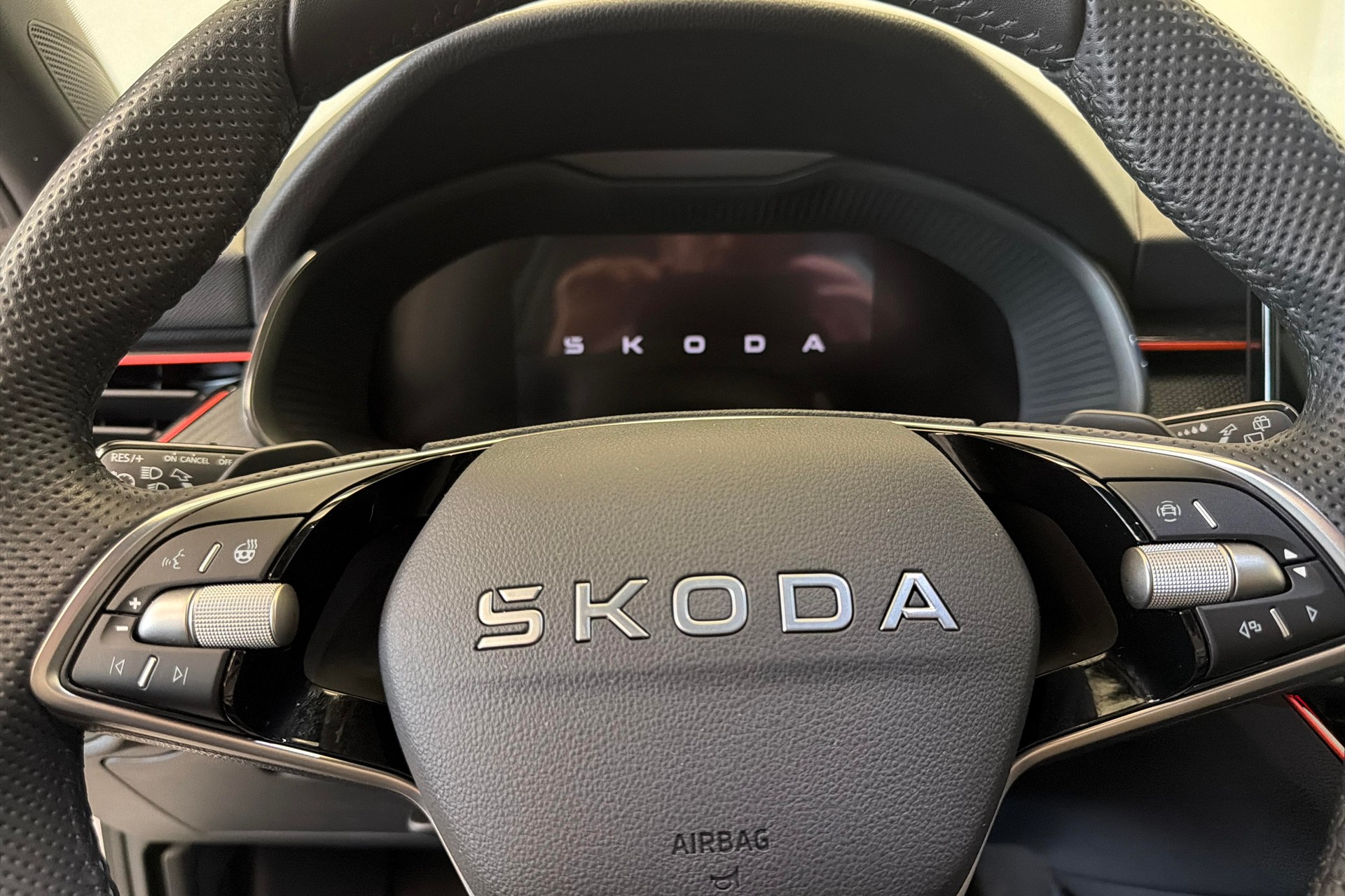SKODA Scala 1.0 TSI Monte Carlo DSG-image-10