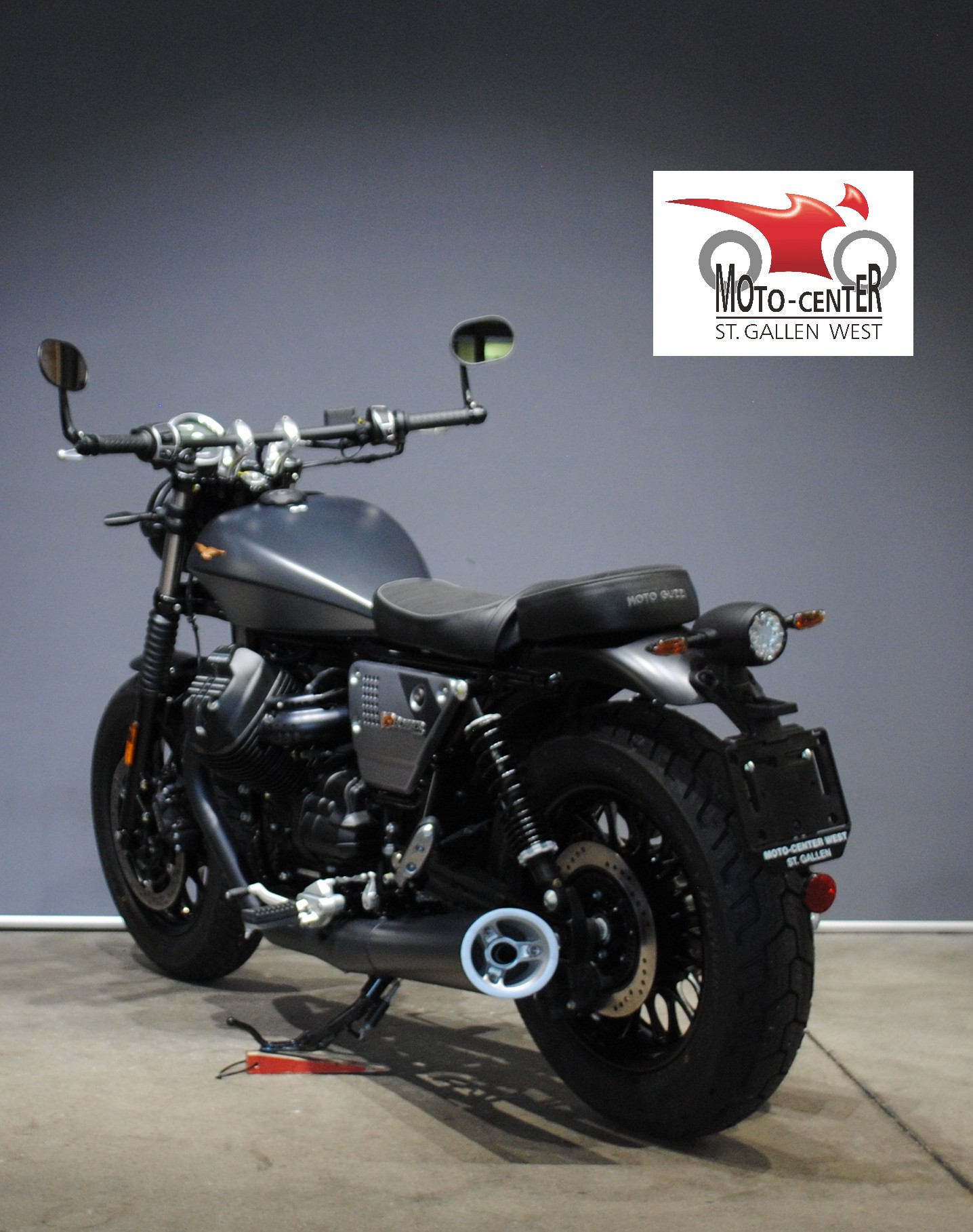 MOTO GUZZI V9 Bobber Special Edition-showroom-element-3