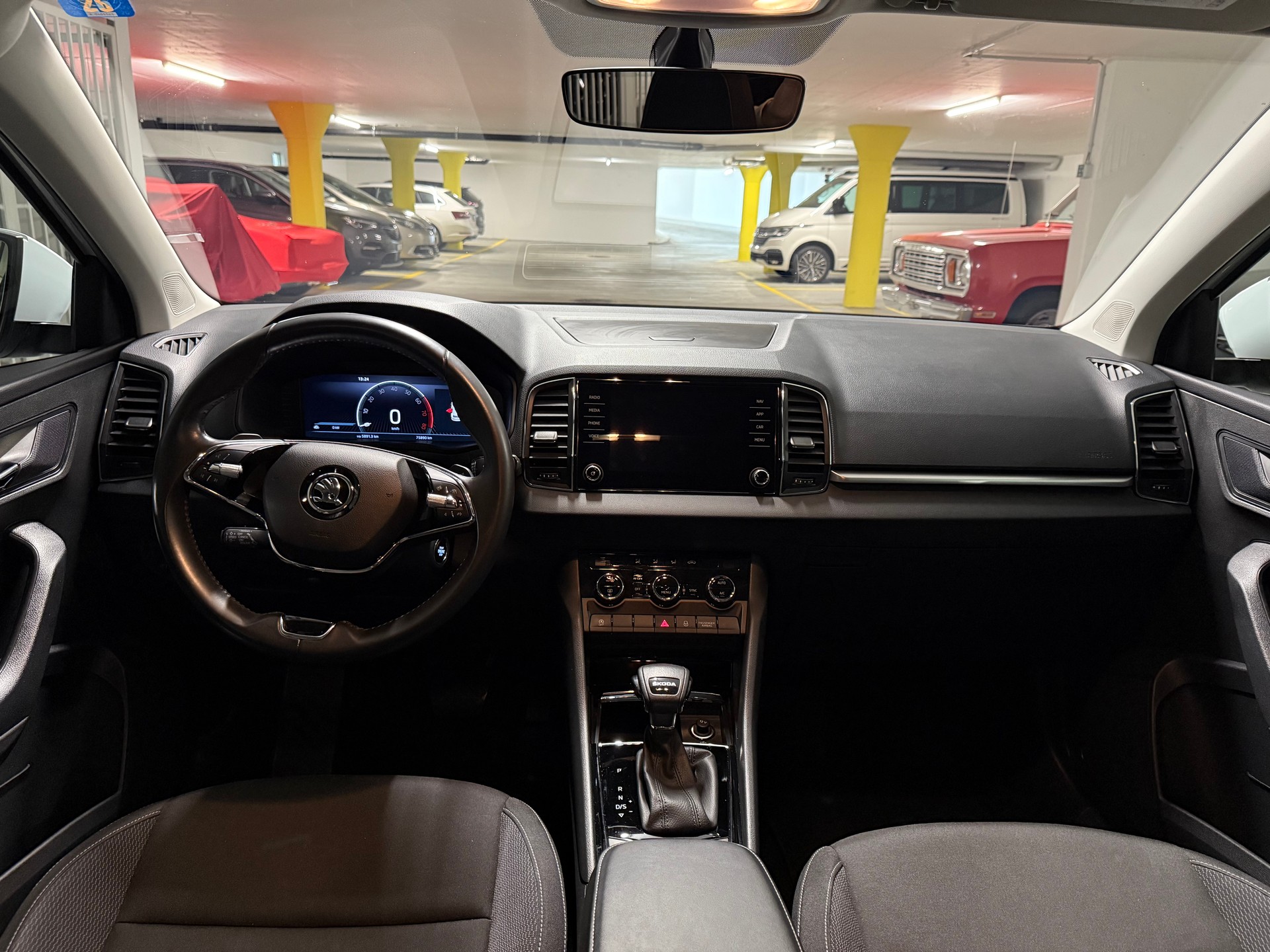 SKODA Karoq 1.5 TSI Style DSG-image-3