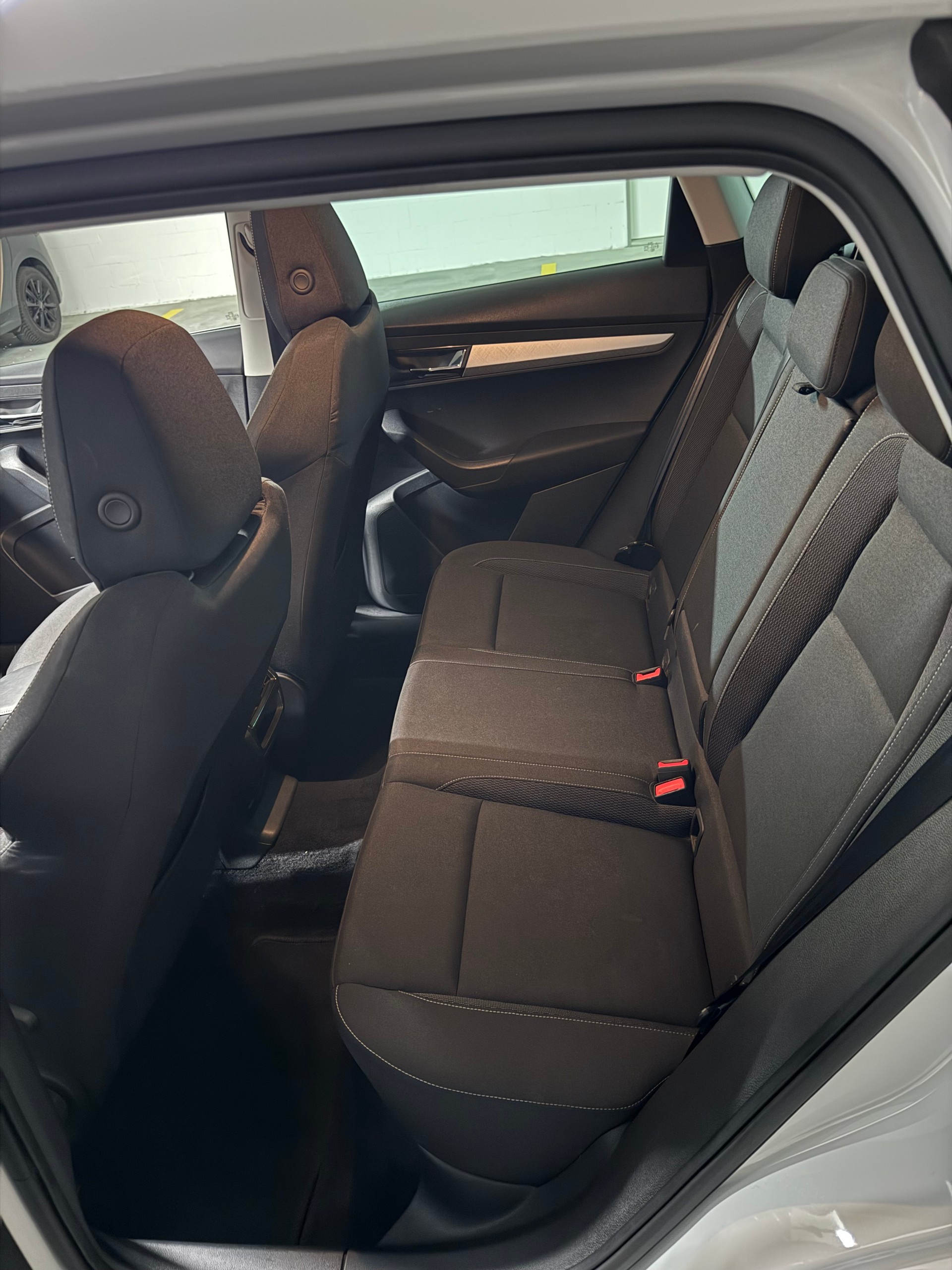 SKODA Karoq 1.5 TSI Style DSG-image-4