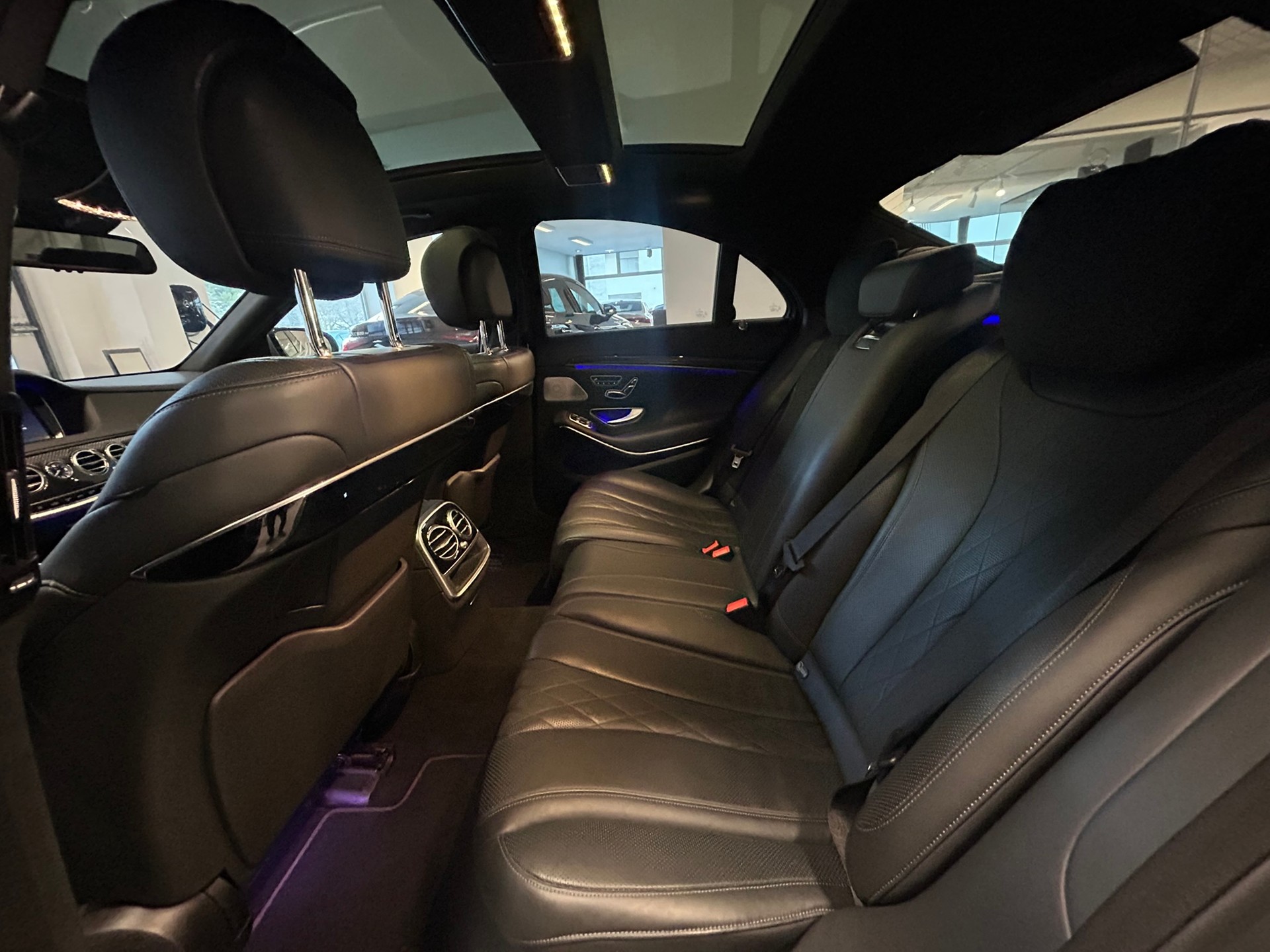 MERCEDES-BENZ S 500 4Matic 7G-Tronic AMG Line-image-14