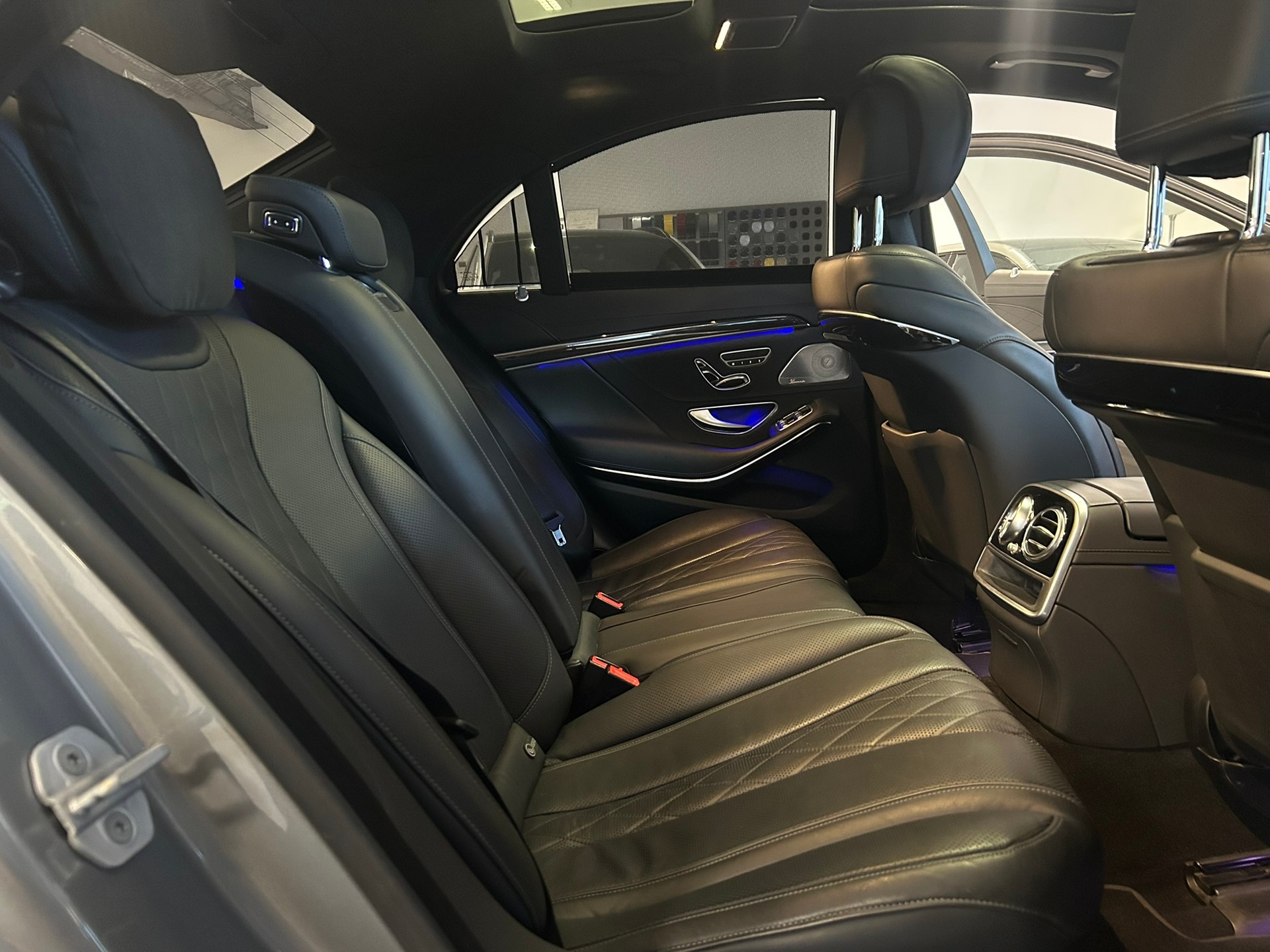 MERCEDES-BENZ S 500 4Matic 7G-Tronic AMG Line-image-16