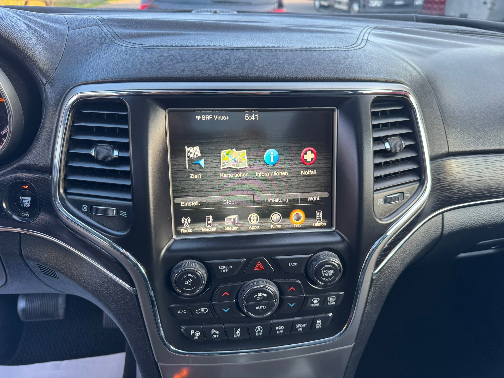 JEEP Grand Cherokee 3.0 CRD Summit Automatic-image-24