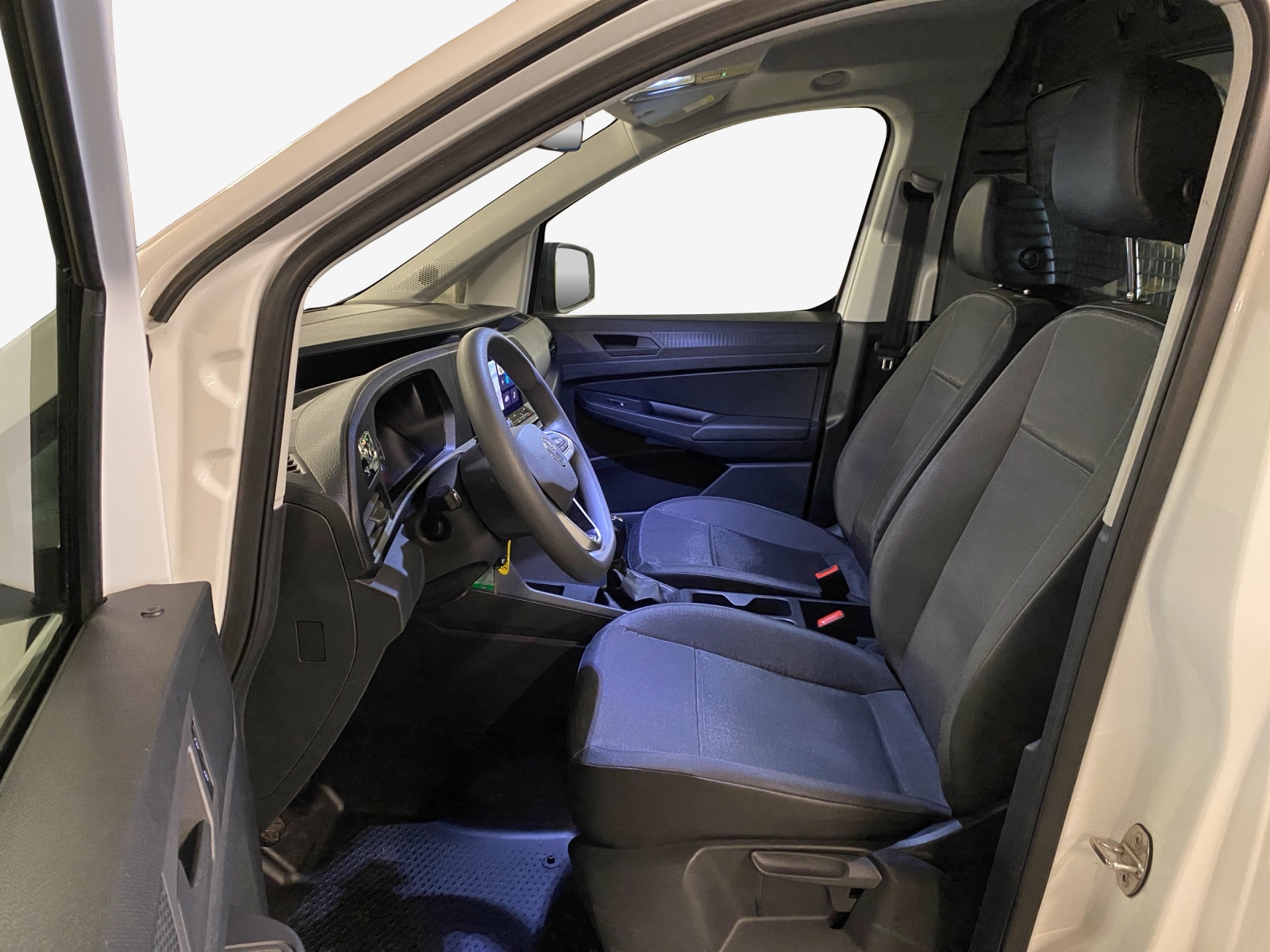VW Caddy Cargo 2.0TDI-image-7
