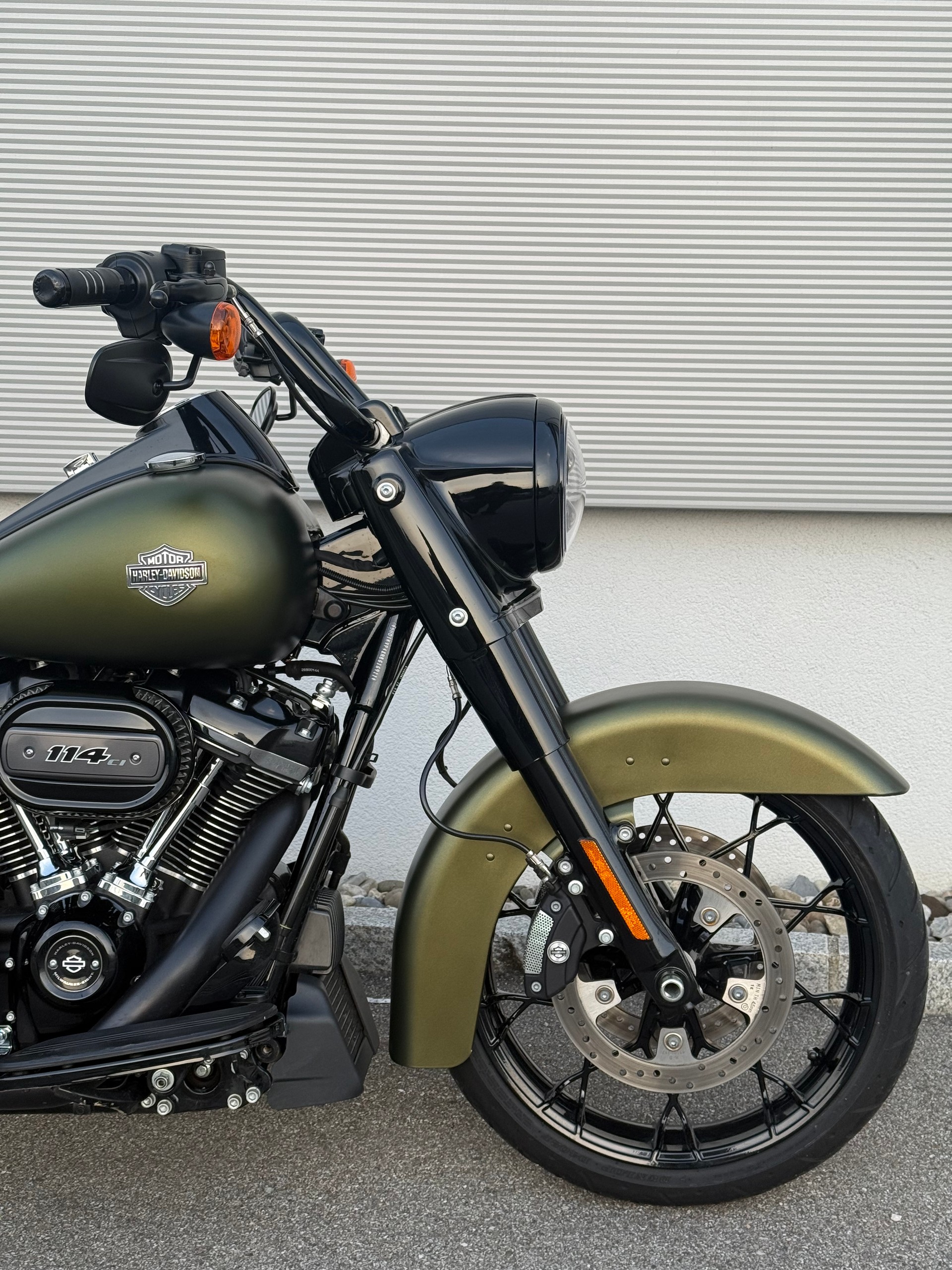 HARLEY-DAVIDSON FLHRXS Road King Special 114-showroom-element-3
