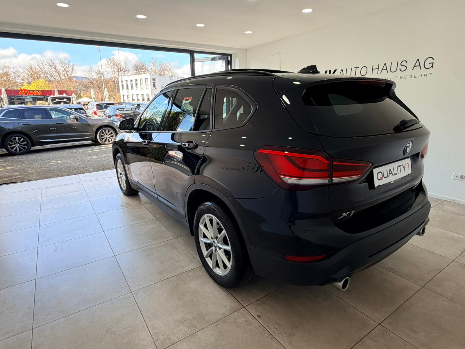 BMW X1 xDrive 20d Steptronic*Panorama*CH Fahrzeug*-image-4