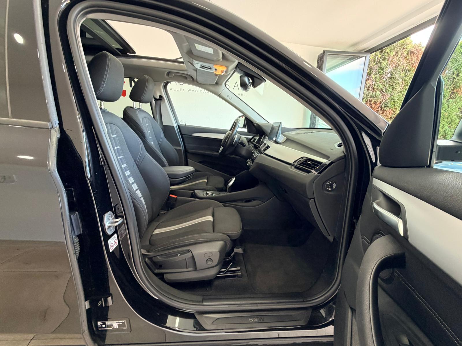 BMW X1 xDrive 20d Steptronic*Panorama*CH Fahrzeug*-image-19