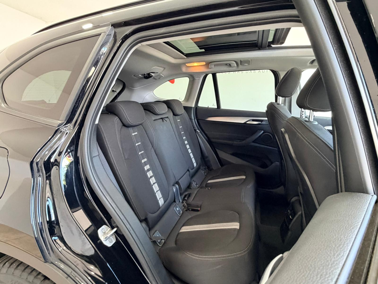 BMW X1 xDrive 20d Steptronic*Panorama*CH Fahrzeug*-image-16