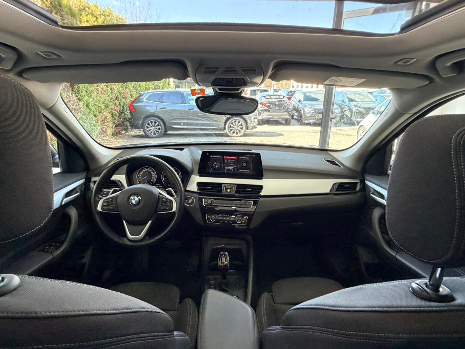 BMW X1 xDrive 20d Steptronic*Panorama*CH Fahrzeug*-image-9