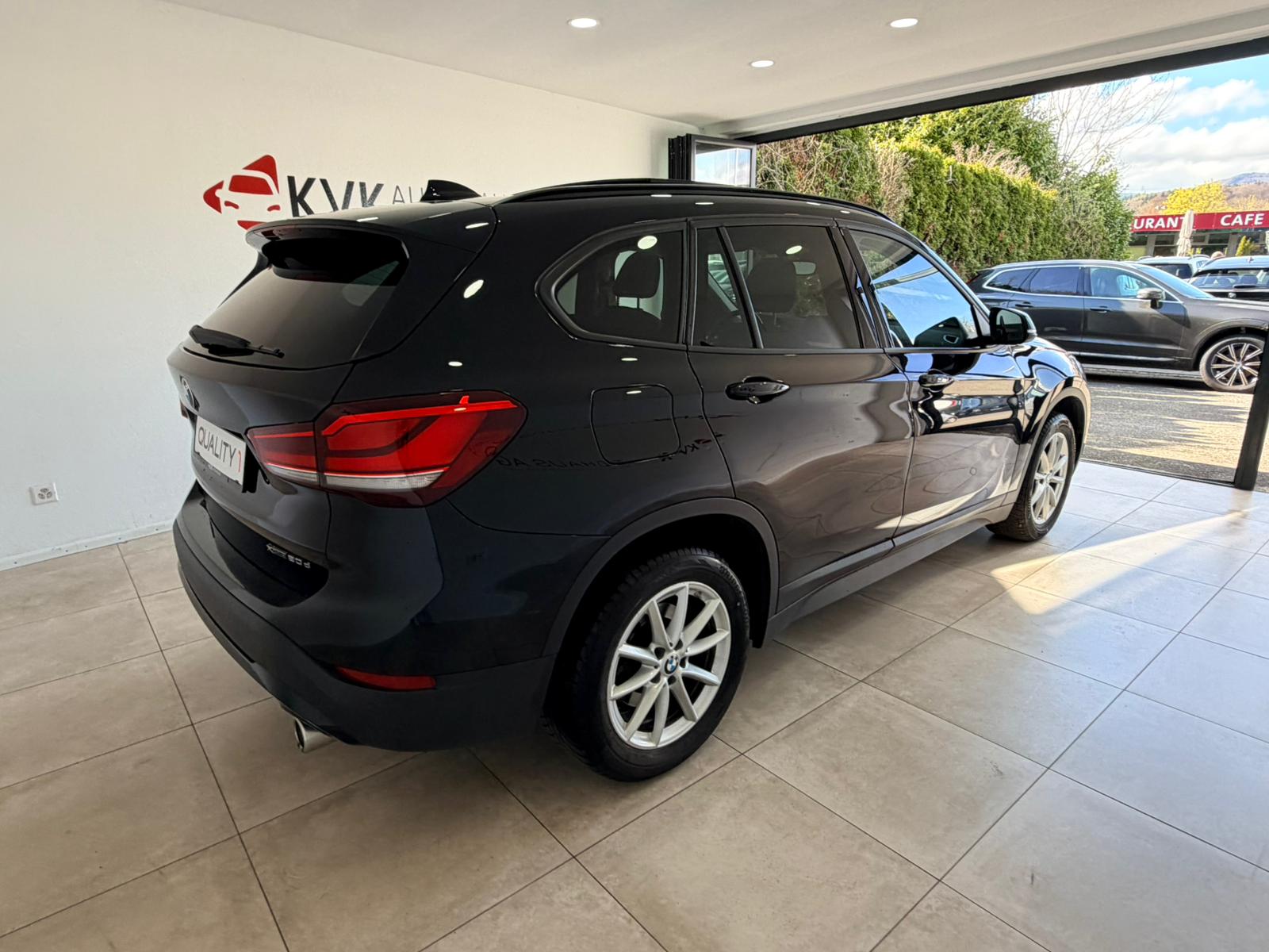 BMW X1 xDrive 20d Steptronic*Panorama*CH Fahrzeug*-image-3