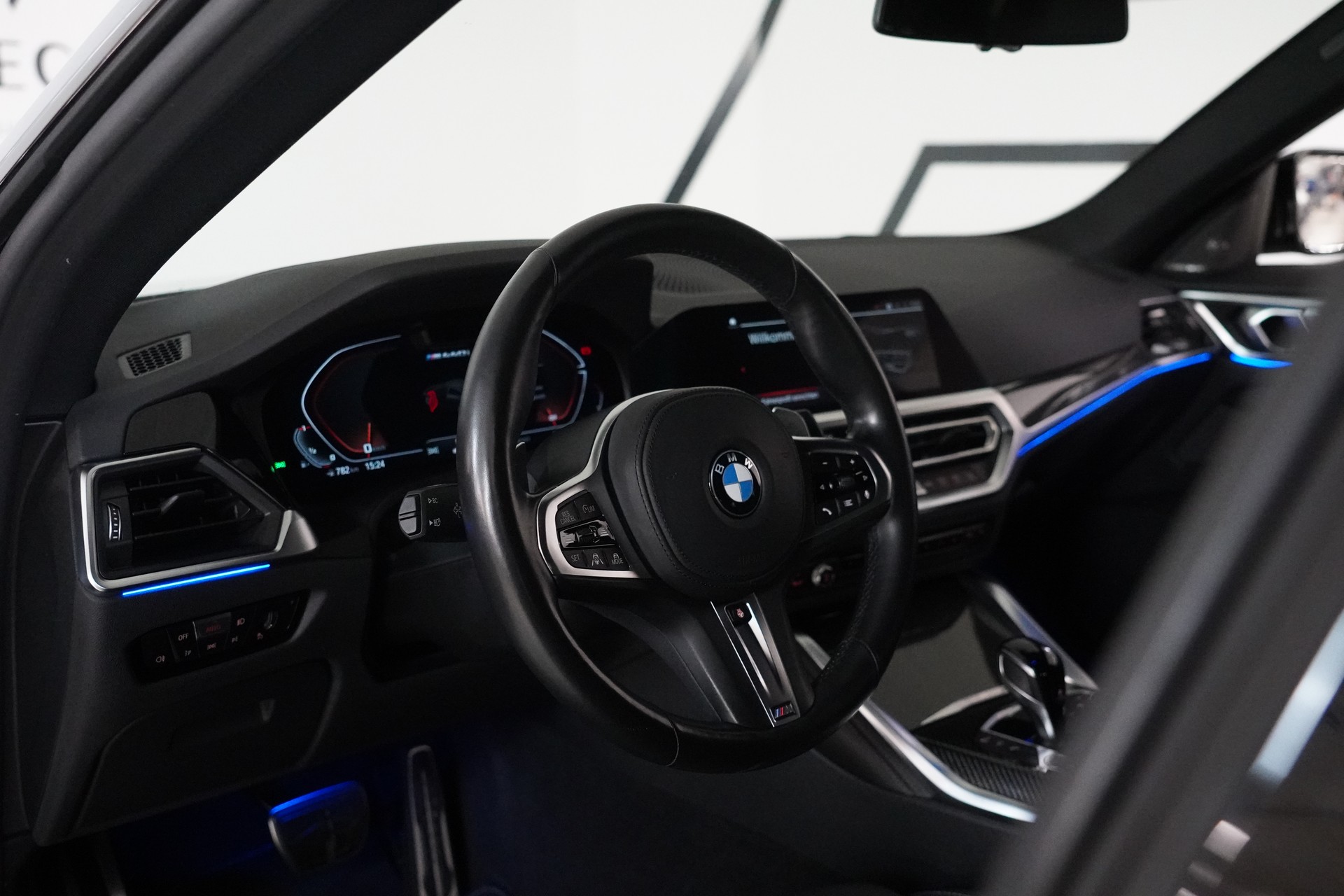 BMW M440i xDrive 48V Gran Coupé Steptronic-image-24