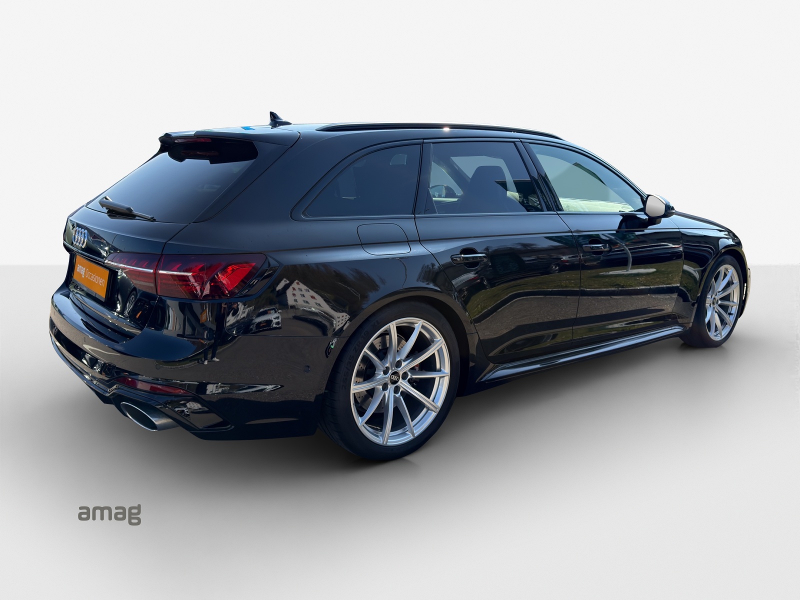AUDI RS4 Avant quattro tiptronic-image-4