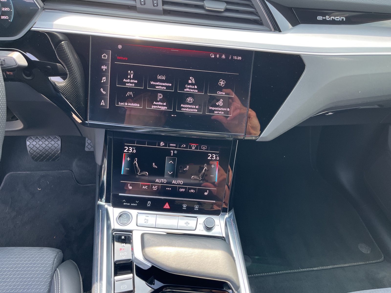 AUDI e-tron 55 Sportback Advanced quattro-image-11