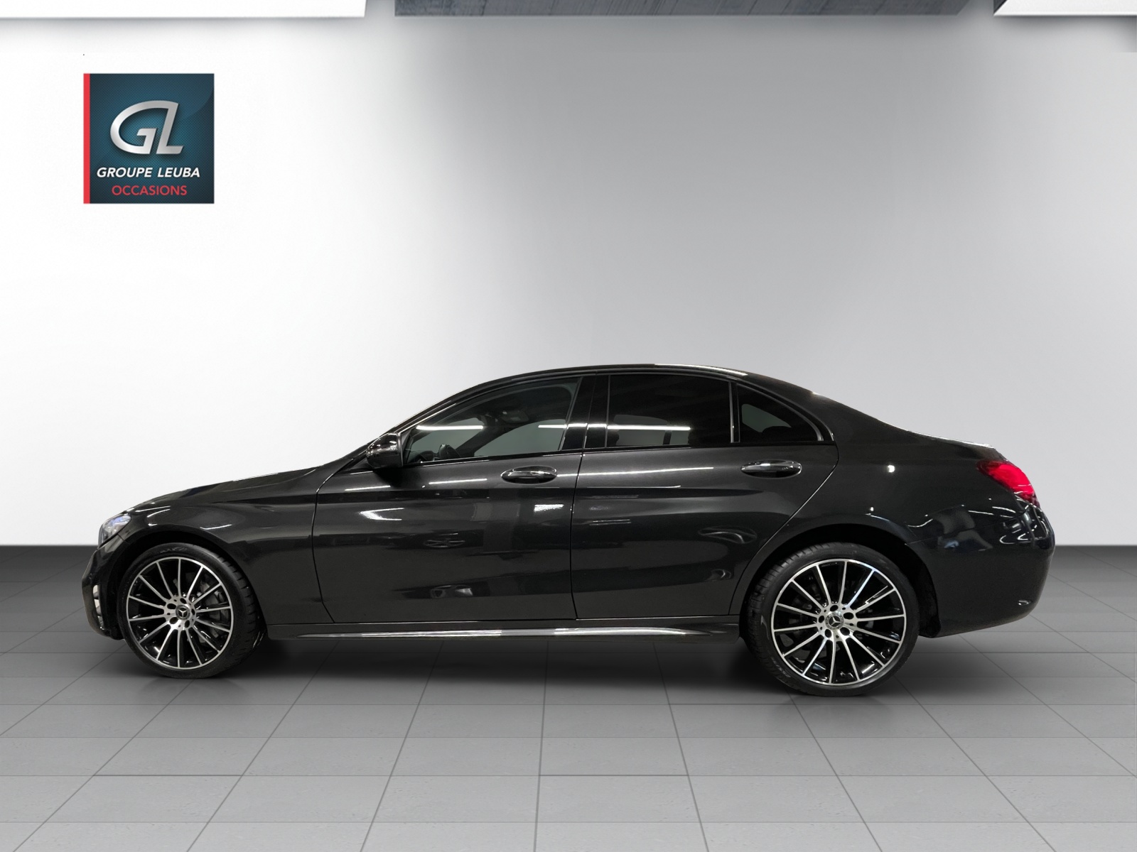 MERCEDES-BENZ C 400 4Matic AMG Line-showroom-element-2