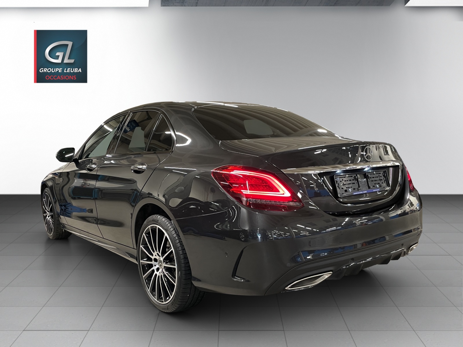 MERCEDES-BENZ C 400 4Matic AMG Line-showroom-element-3