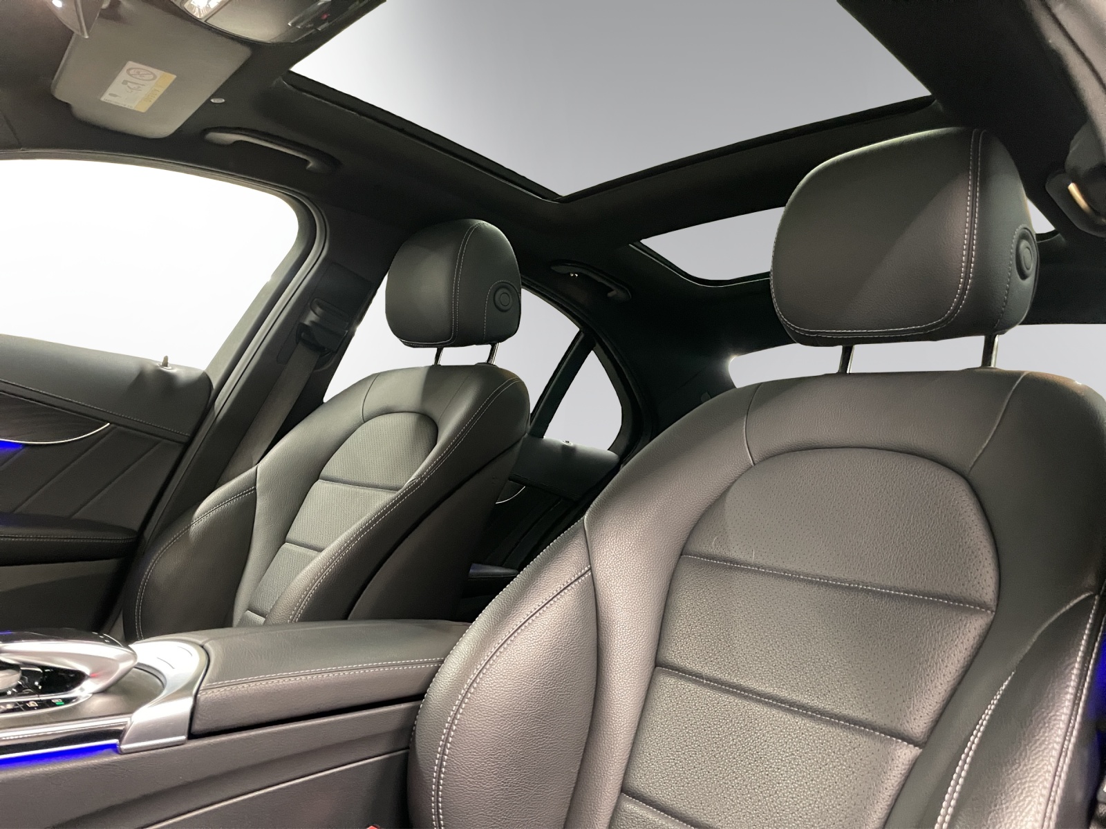 MERCEDES-BENZ C 400 4Matic AMG Line-image-8