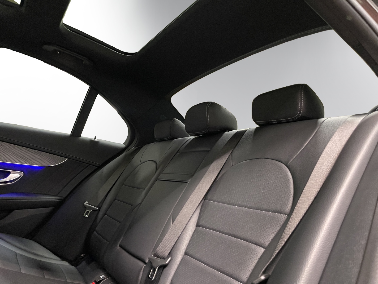 MERCEDES-BENZ C 400 4Matic AMG Line-image-9