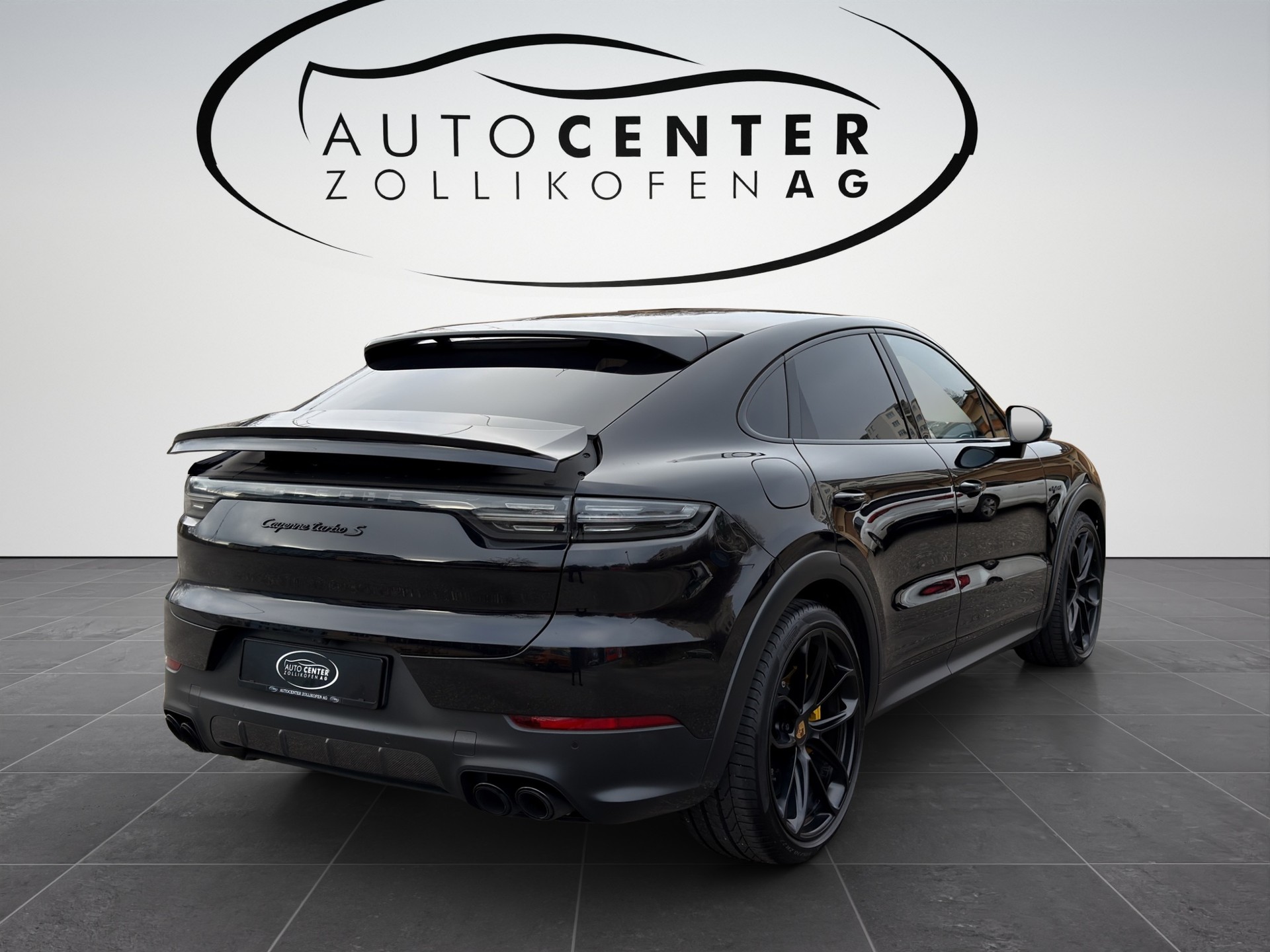 PORSCHE Cayenne Turbo Coupé S E-Hybrid-image-4