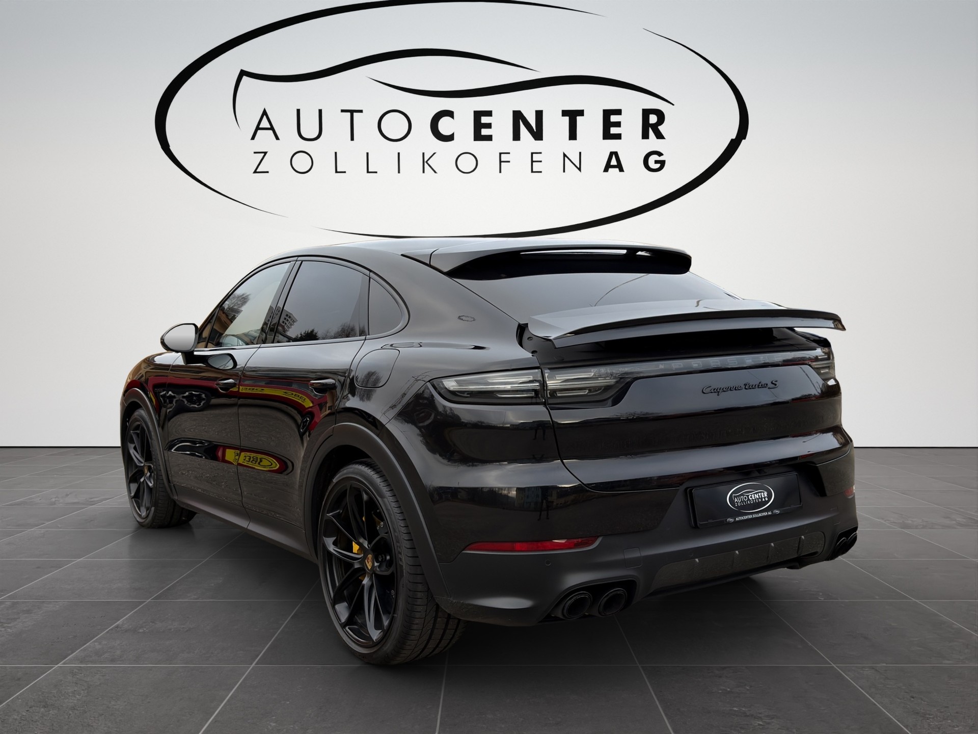 PORSCHE Cayenne Turbo Coupé S E-Hybrid-image-3