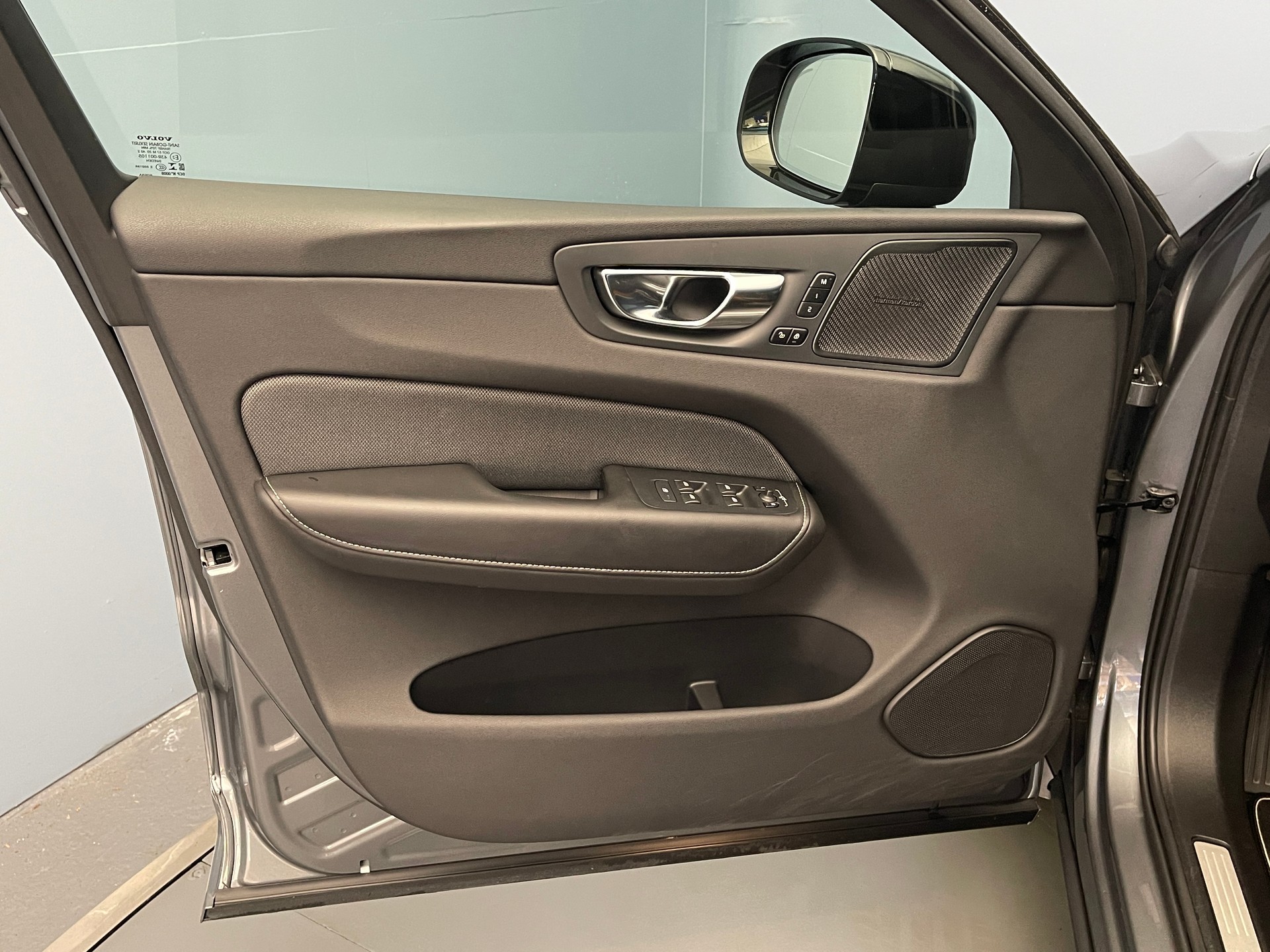 VOLVO XC60 2.0 T8 TE Polestar eAWD-image-9