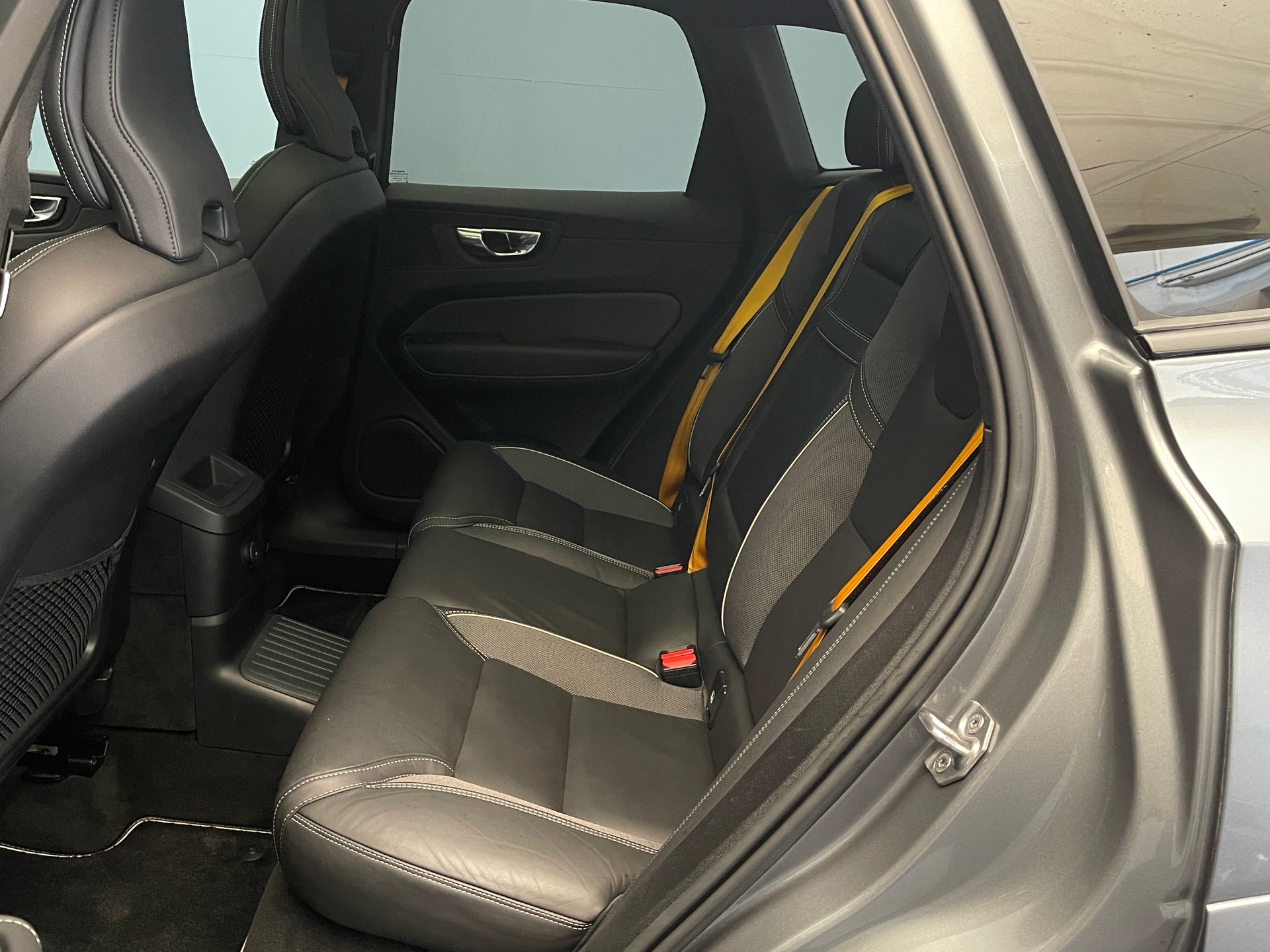 VOLVO XC60 2.0 T8 TE Polestar eAWD-image-7