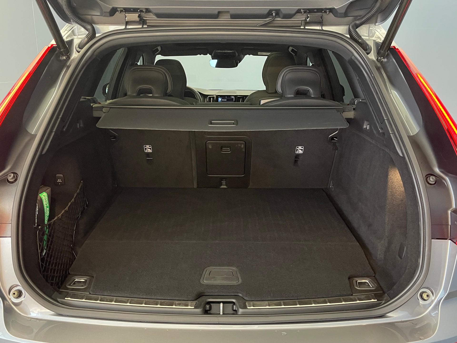 VOLVO XC60 2.0 T8 TE Polestar eAWD-image-12