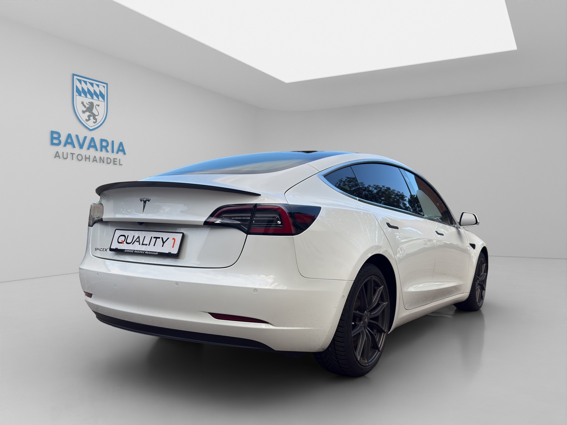TESLA Model 3 Performance Dual Motor AWD *Frisch ab MFK*-image-4