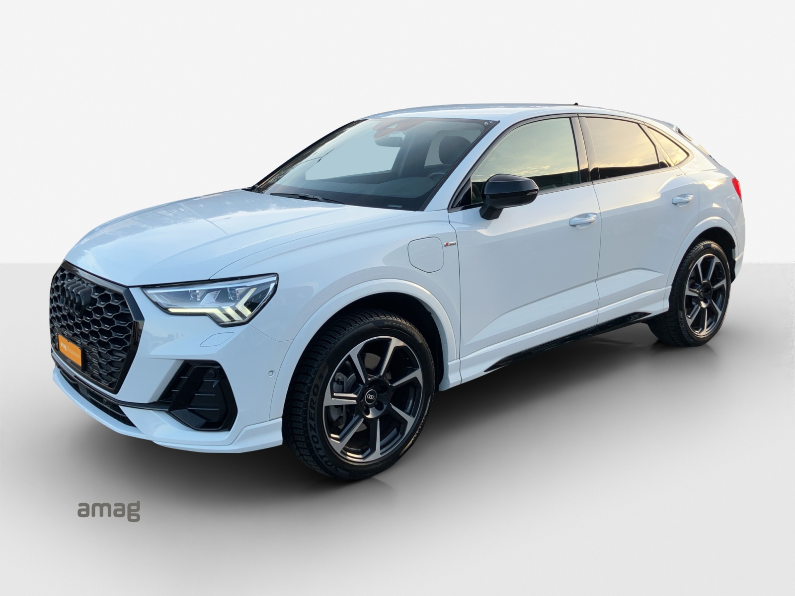 AUDI Q3 Sportback 45 TFSI e S line Attraction S-tronic-image-0