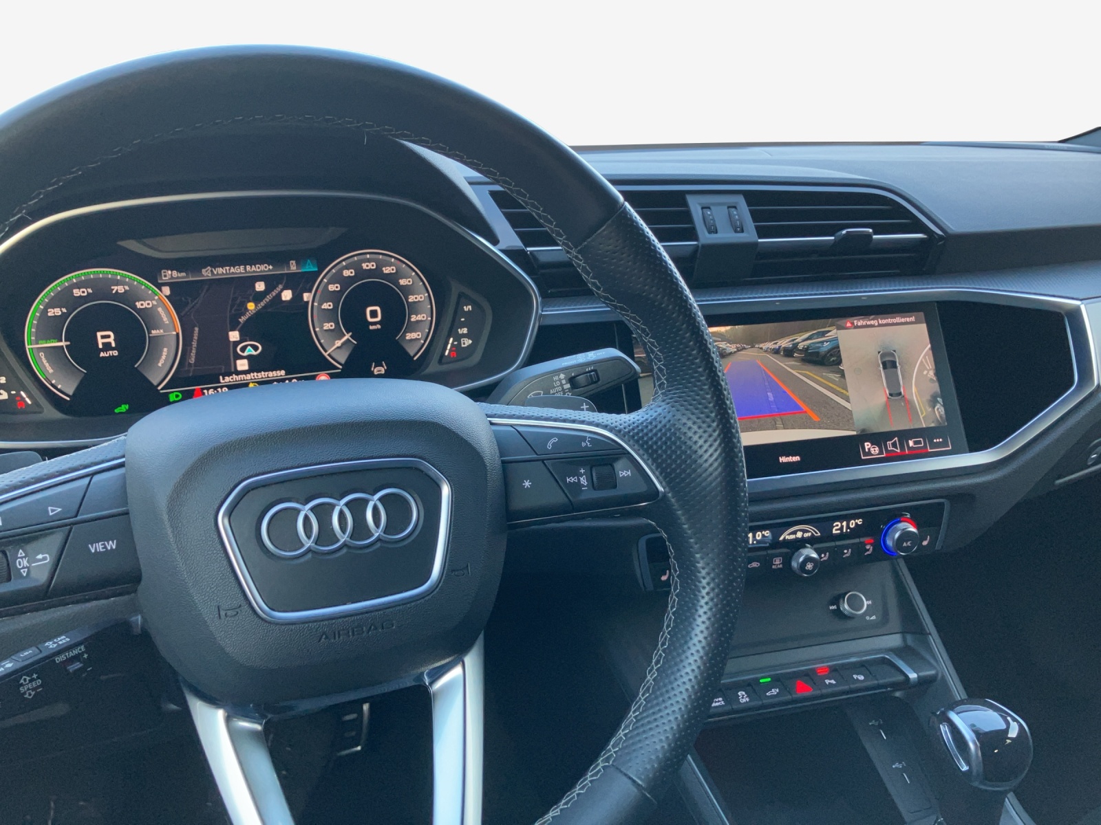 AUDI Q3 Sportback 45 TFSI e S line Attraction S-tronic-image-10