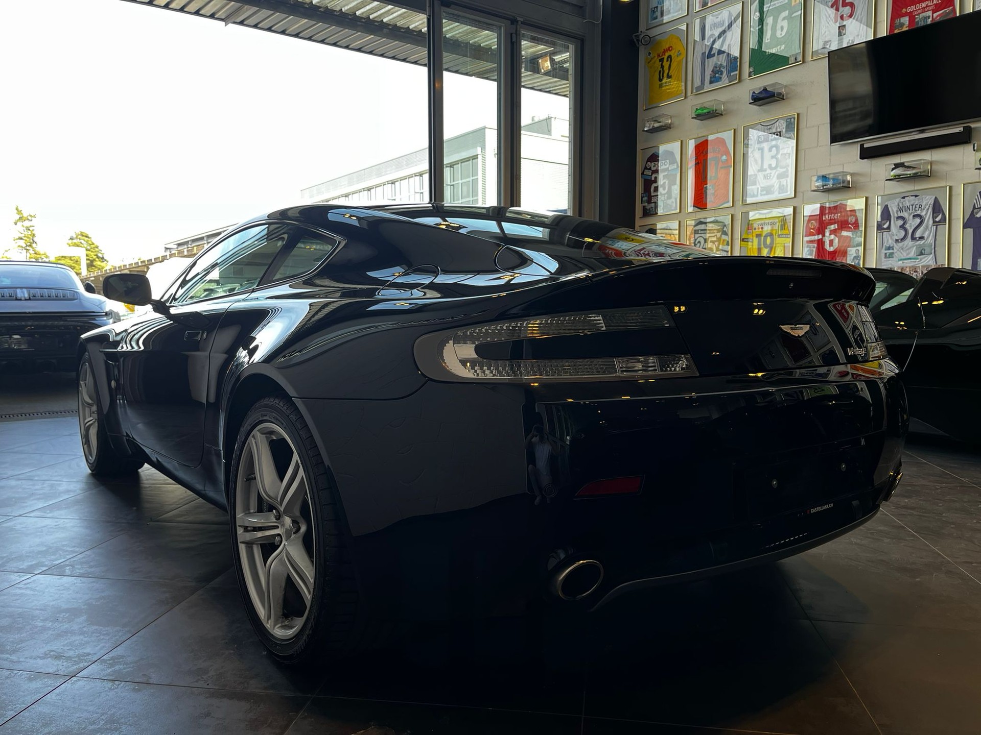 ASTON MARTIN V8 Vantage 4.7 Sportshift-image-7