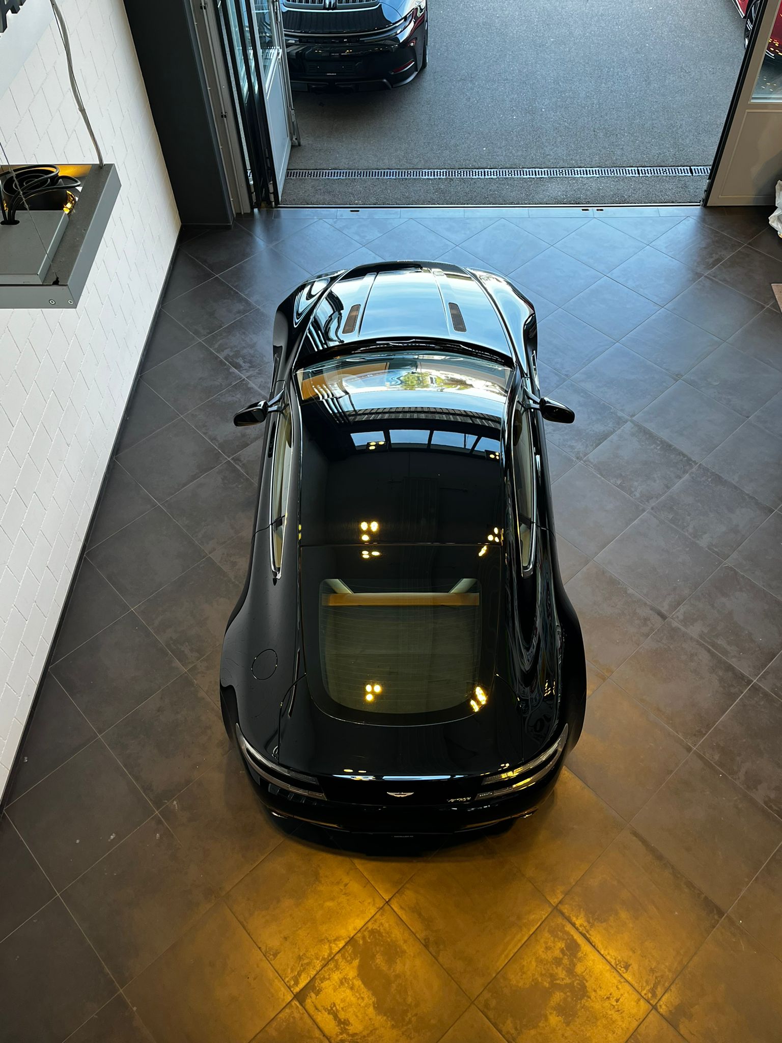 ASTON MARTIN V8 Vantage 4.7 Sportshift-image-10