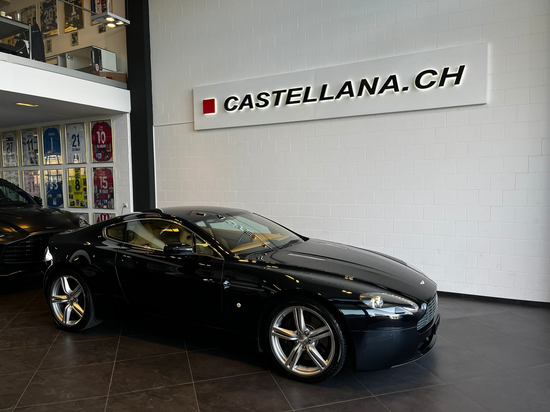 ASTON MARTIN V8 Vantage 4.7 Sportshift