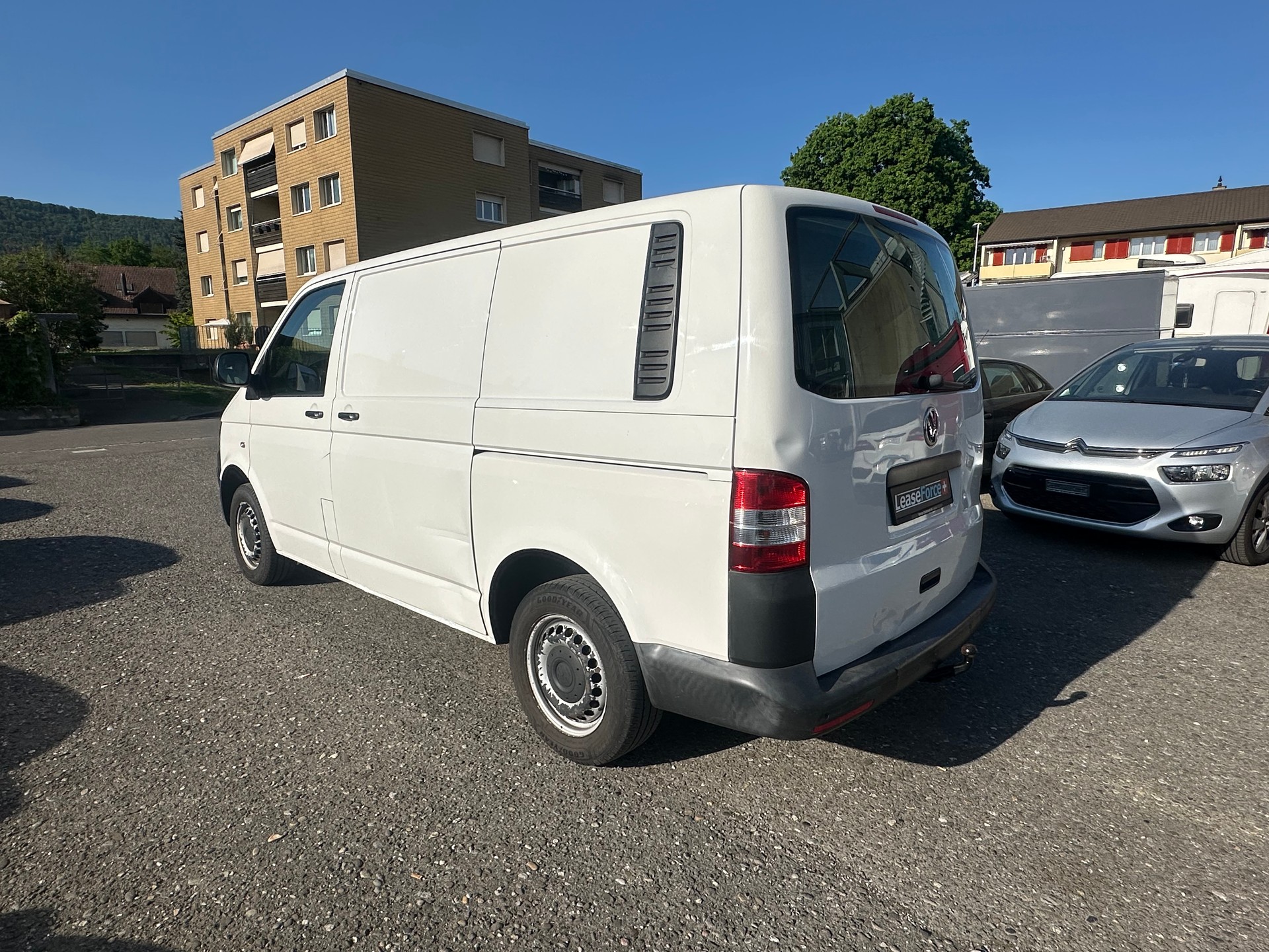 VW T5 2.0 TDI-image-6