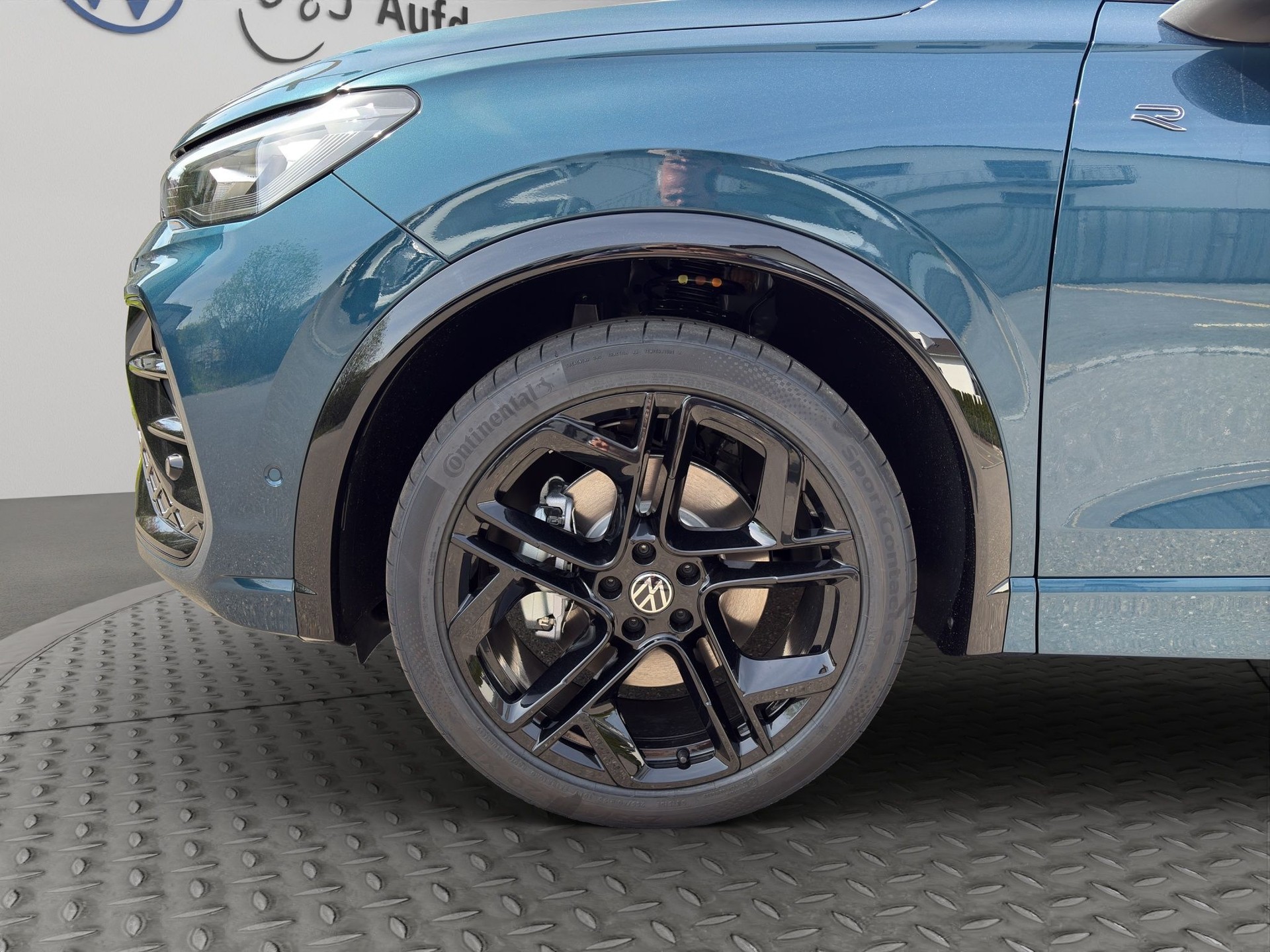 VW Tiguan 2.0 TSI DSG R-Line 4Motion-image-11