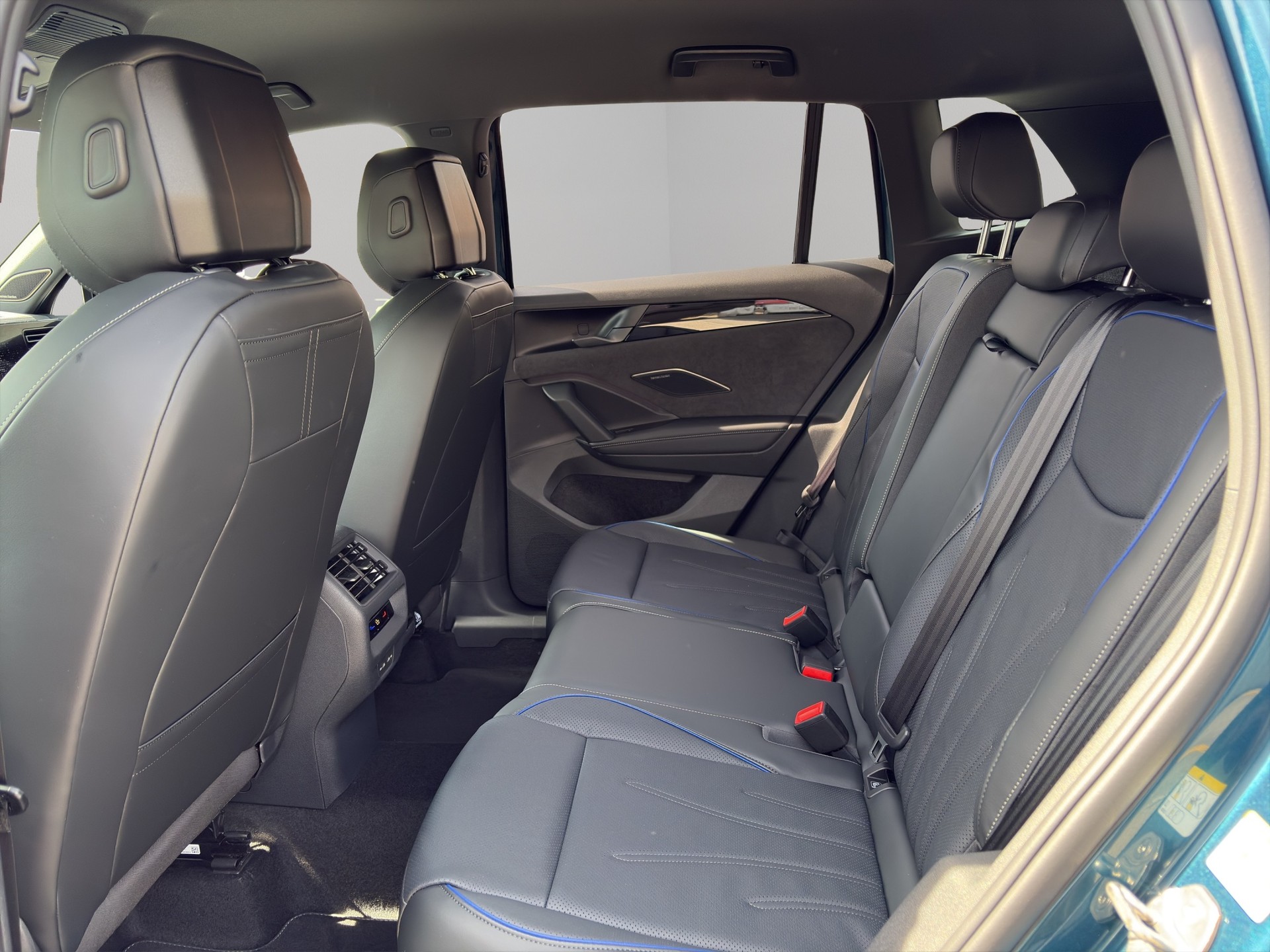 VW Tiguan 2.0 TSI DSG R-Line 4Motion-image-5