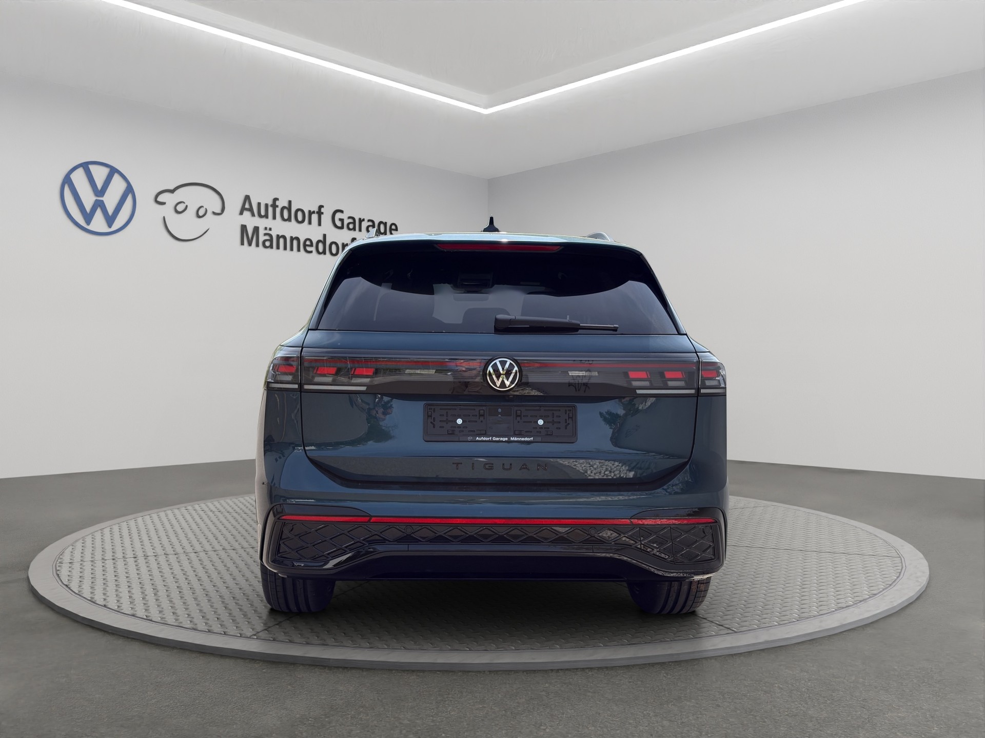 VW Tiguan 2.0 TSI DSG R-Line 4Motion-image-4