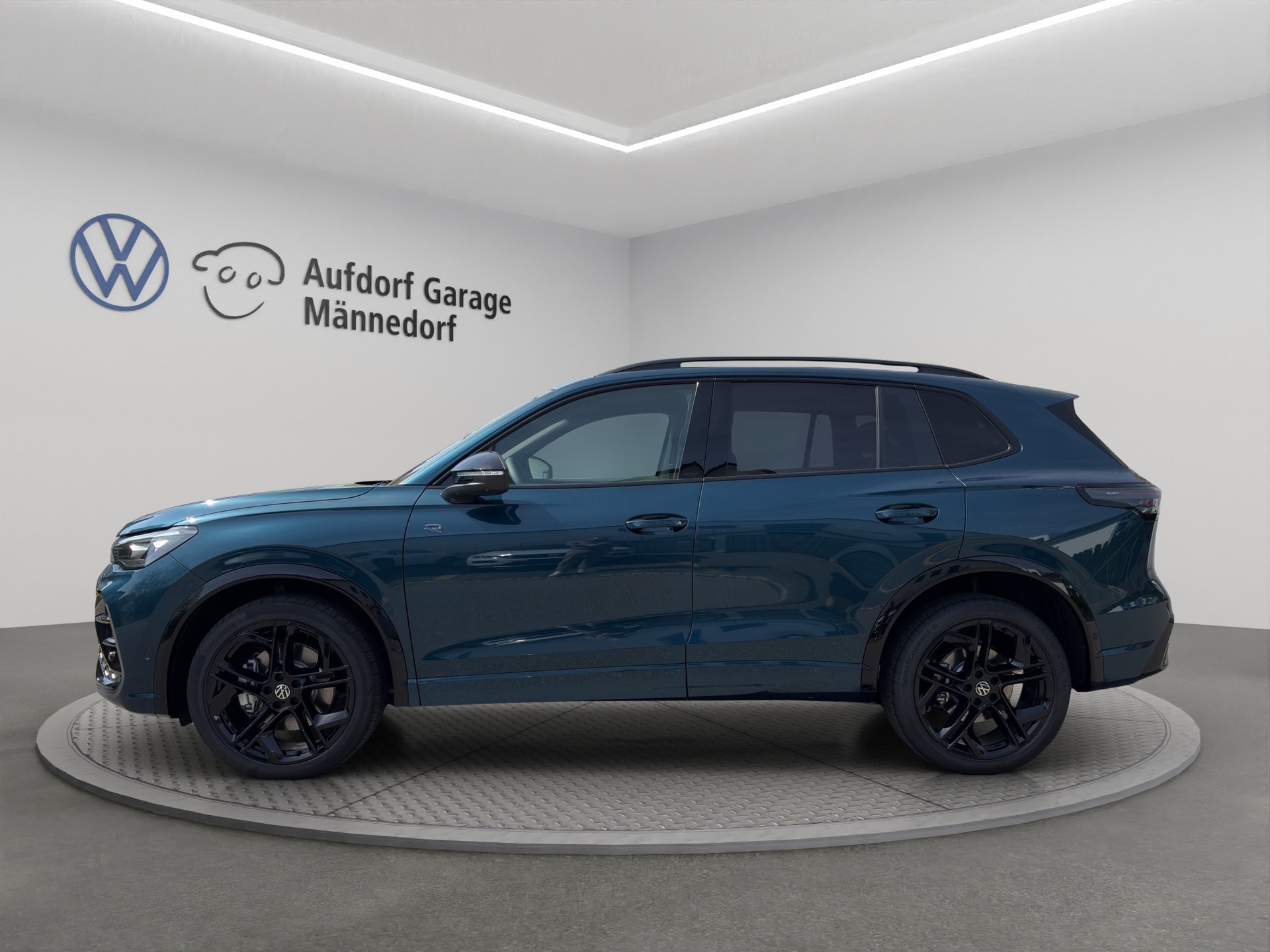 VW Tiguan 2.0 TSI DSG R-Line 4Motion-image-2
