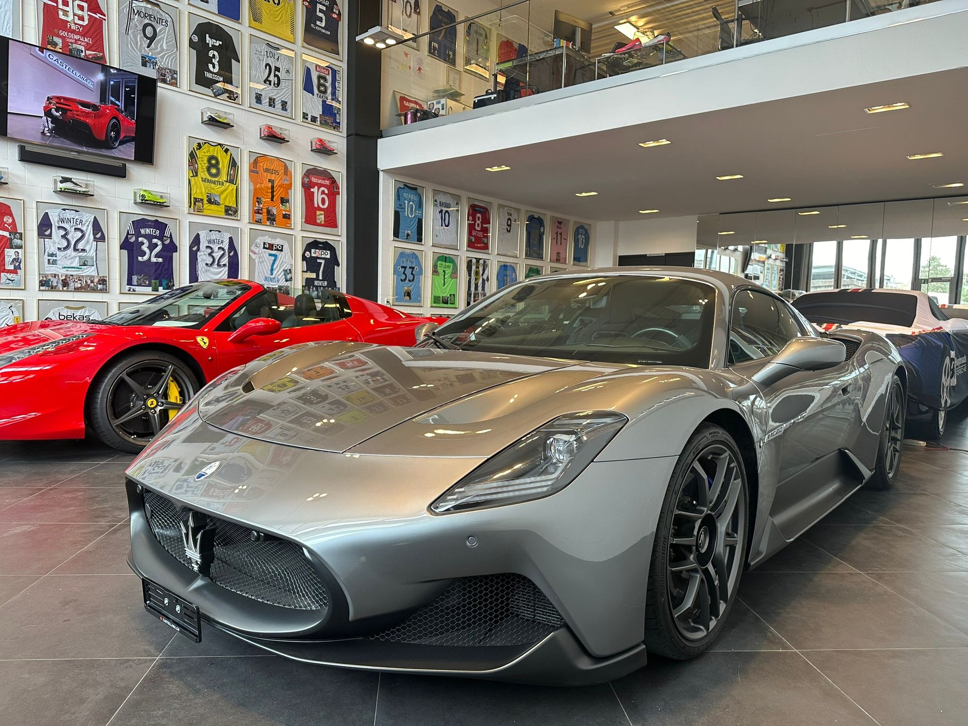 MASERATI MC 20-showroom-element-3