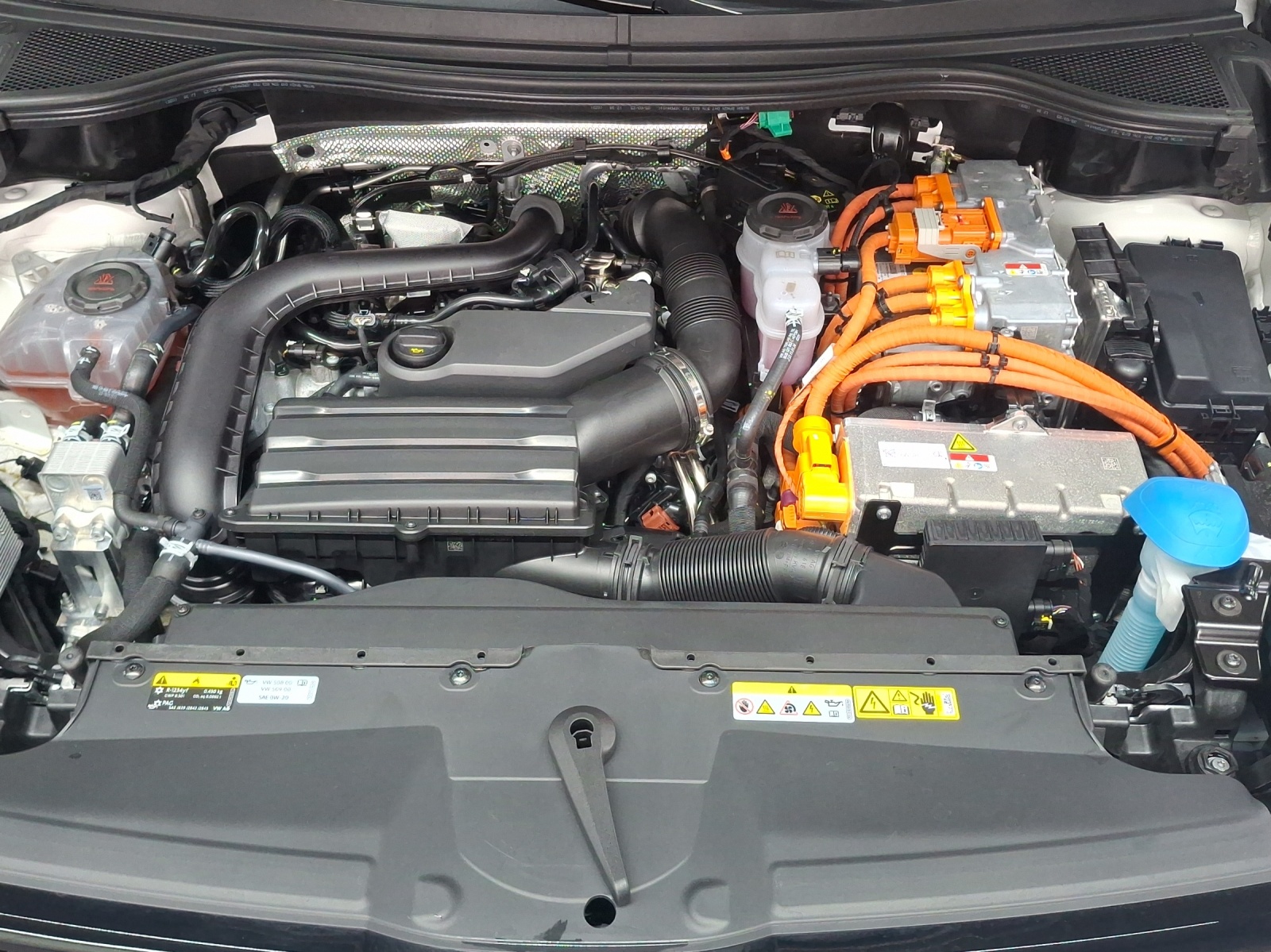 SKODA Kodiaq 1.5 TSI PHEV Sportline-image-14