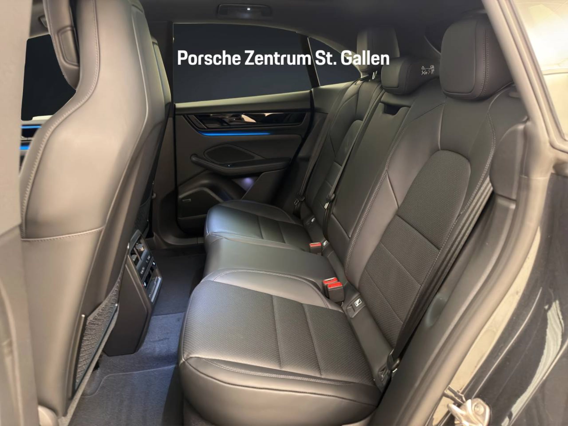 PORSCHE Macan 4-image-15