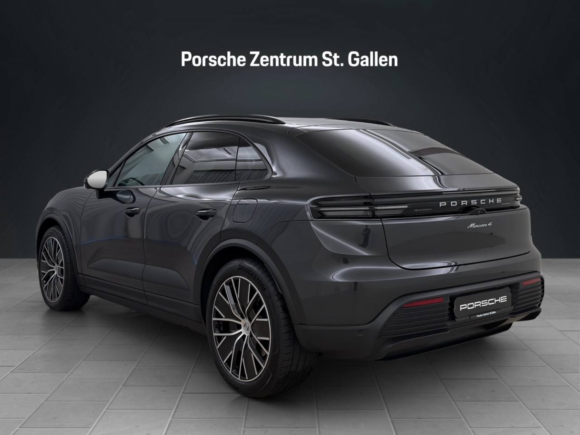 PORSCHE Macan 4-image-2