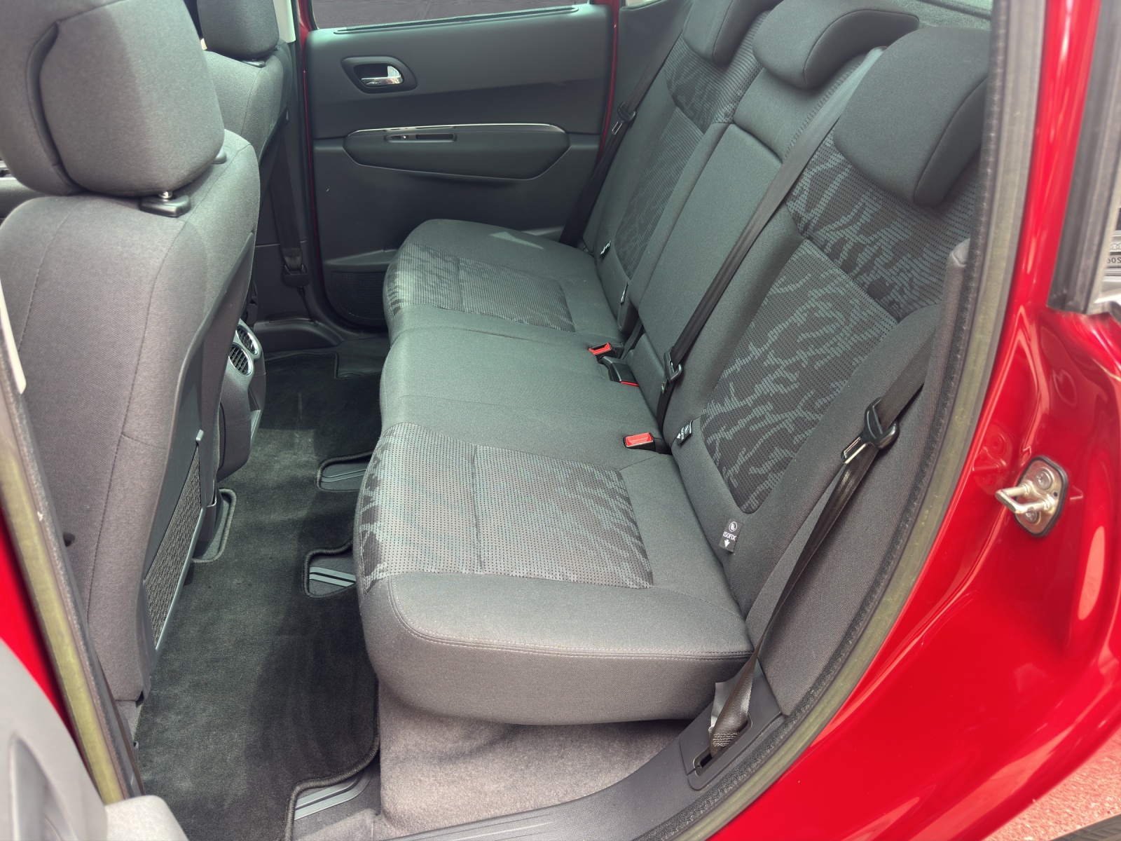 PEUGEOT 3008 2.0 HDI Business Tiptronic-image-9