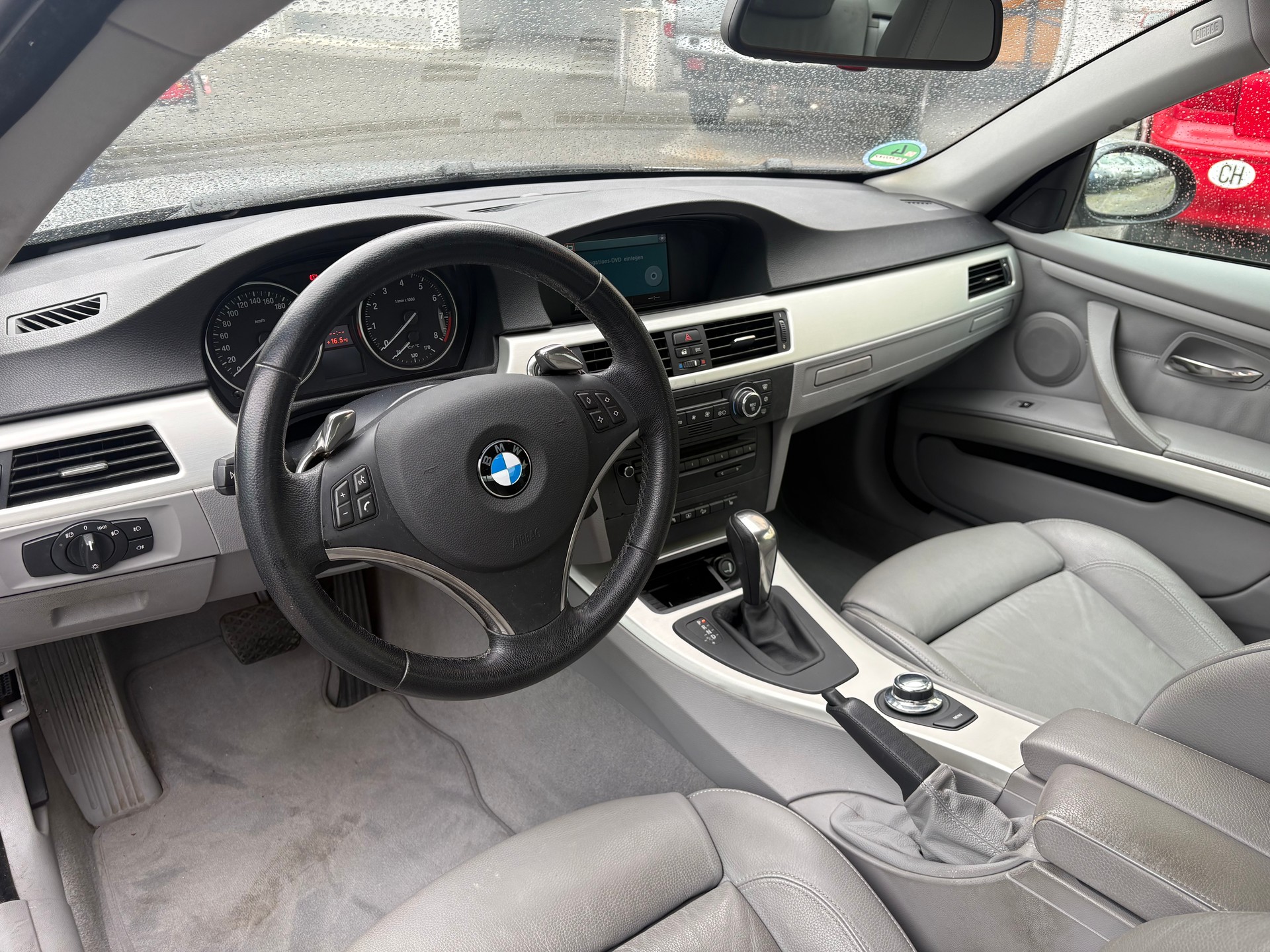 BMW 330i xDrive Coupé-image-5
