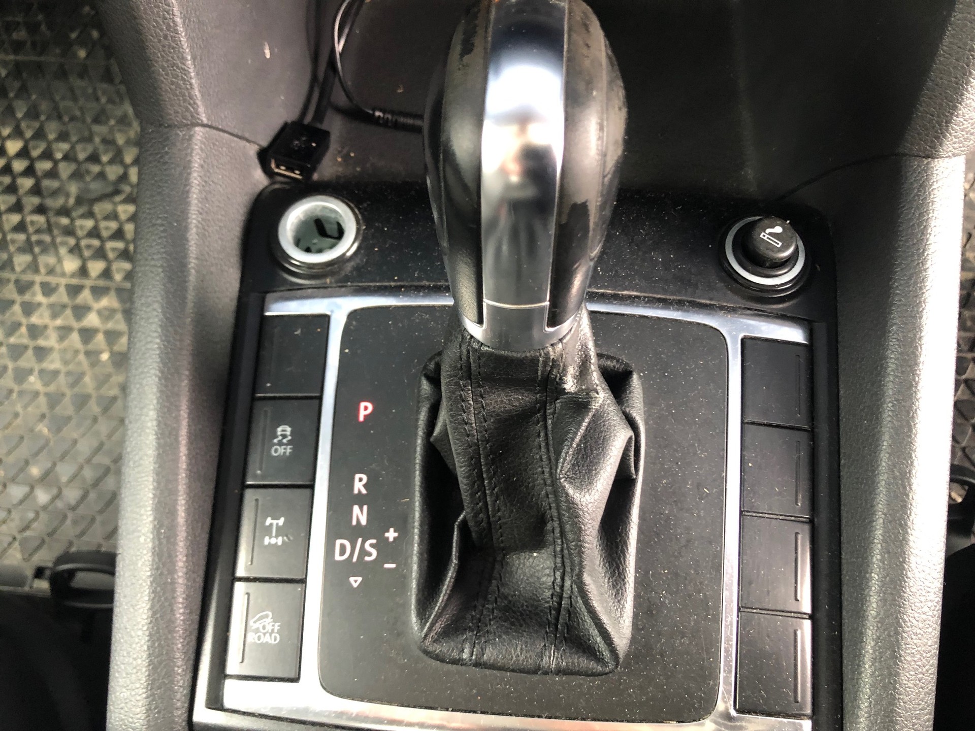 VW Amarok 2.0 BiTDI Trendline 4Motion permanent A-image-3
