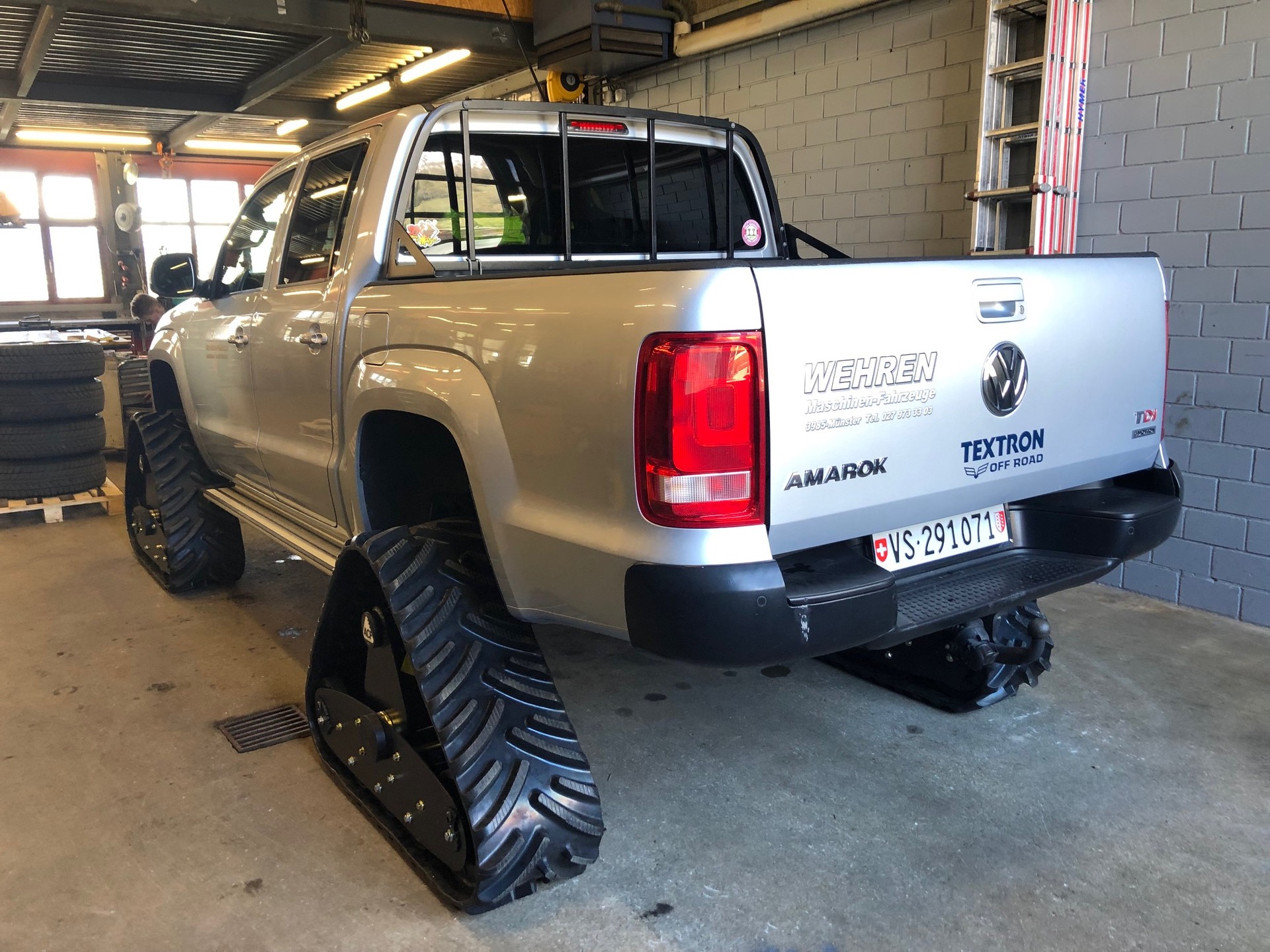 VW Amarok 2.0 BiTDI Trendline 4Motion permanent A-image-15