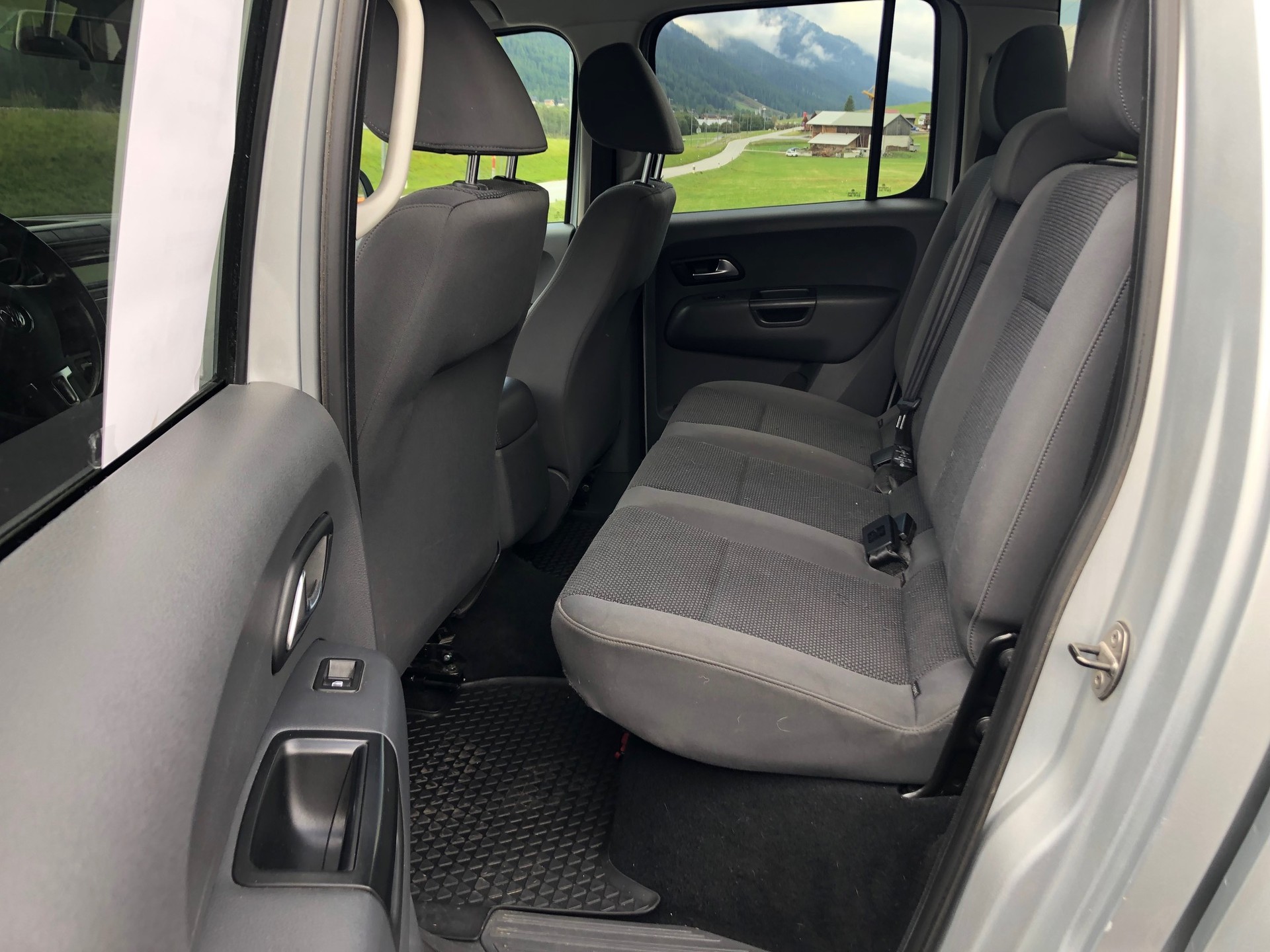 VW Amarok 2.0 BiTDI Trendline 4Motion permanent A-image-5